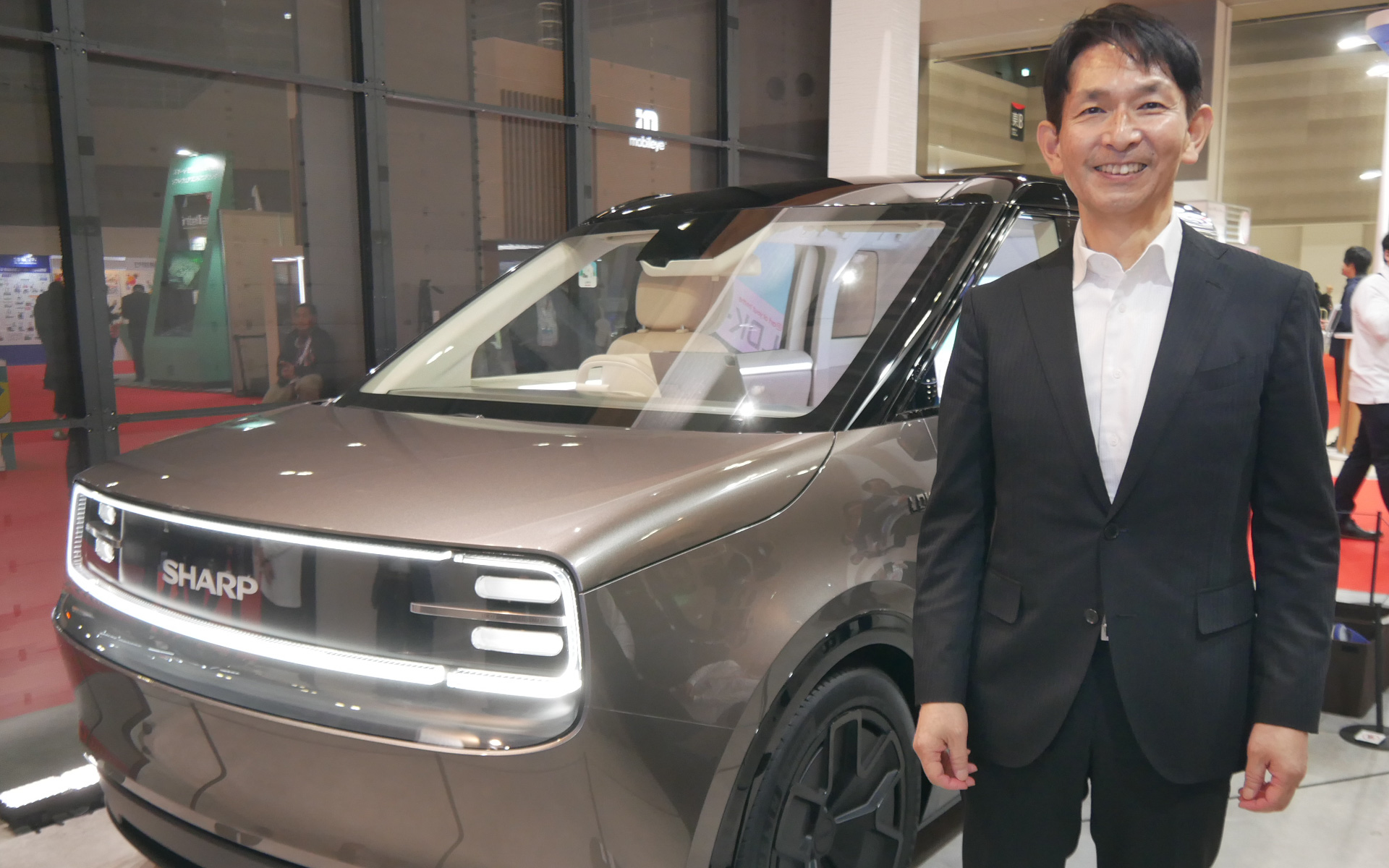 シャープ株式会社 専務執行役員 CTOの種谷元隆氏とコンセプトモデルの「LDK＋」