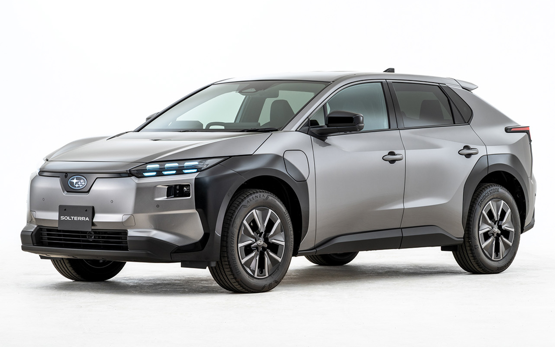 ボディカラーはモノトーン6色、2トーン5色を設定