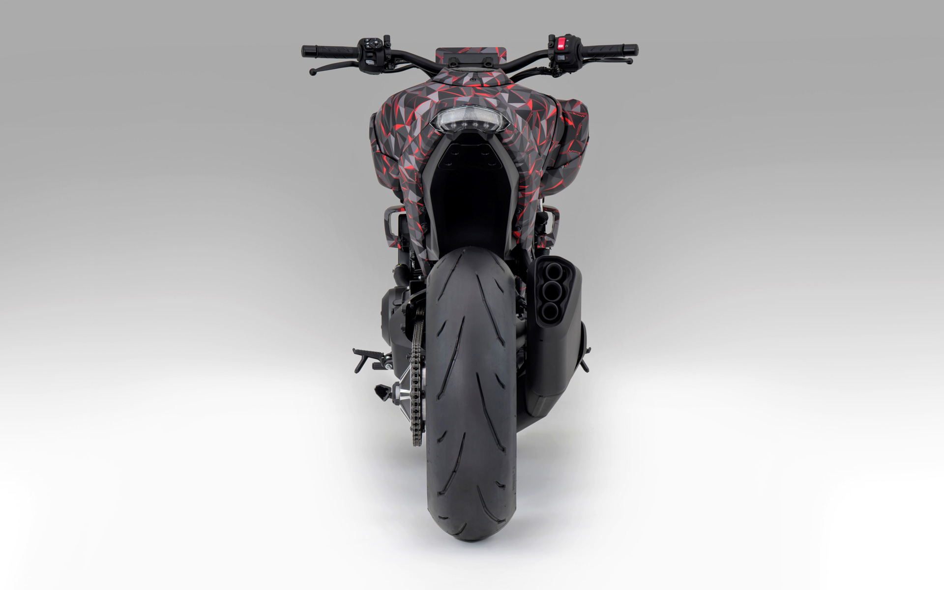 ホンダが公開した電子制御過給機付きV型3気筒エンジンを搭載したプロトタイプモデル「V3R 900 E-Compressor Prototype」