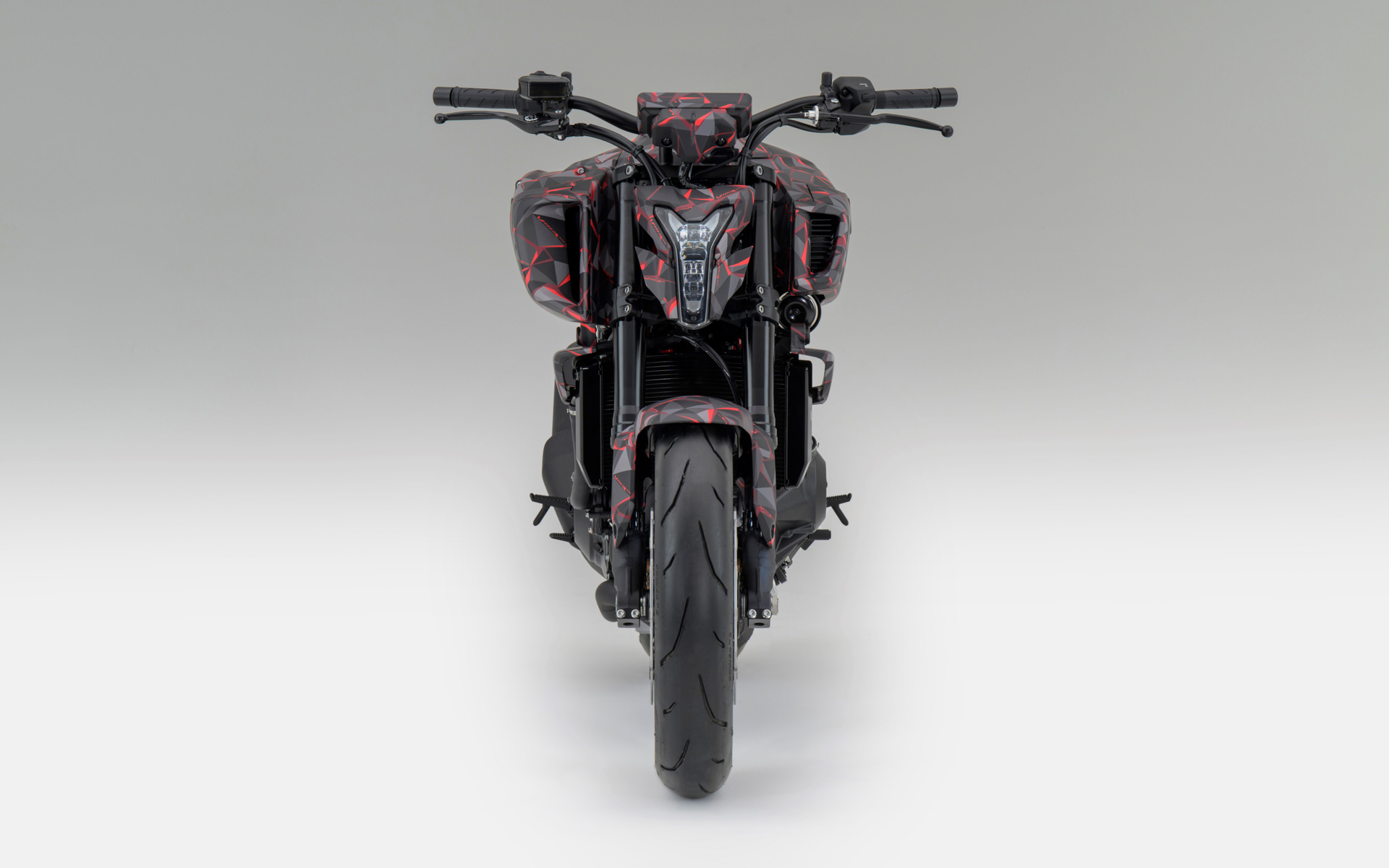 ホンダが公開した電子制御過給機付きV型3気筒エンジンを搭載したプロトタイプモデル「V3R 900 E-Compressor Prototype」