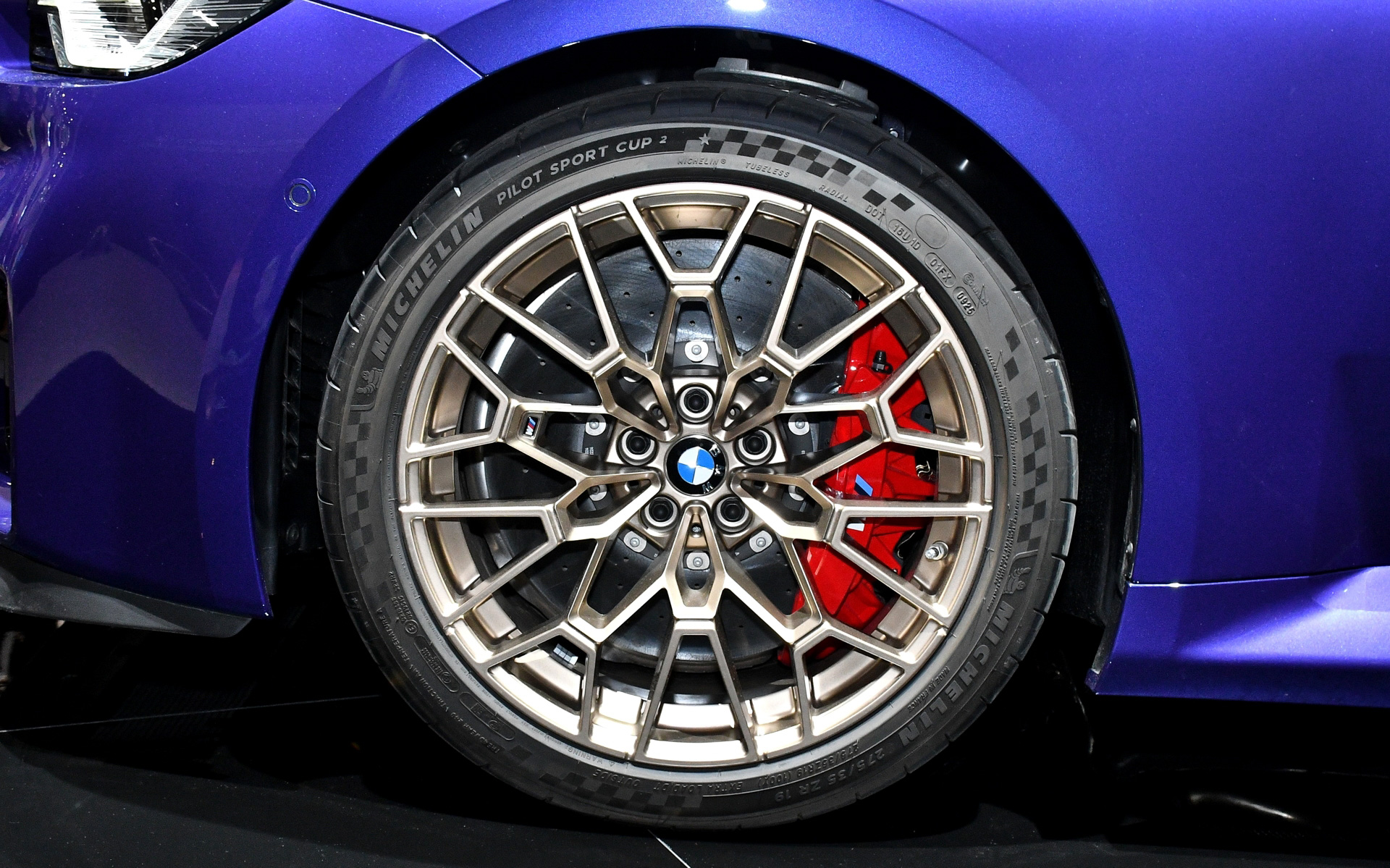 展示車両はミシュランタイヤを装着