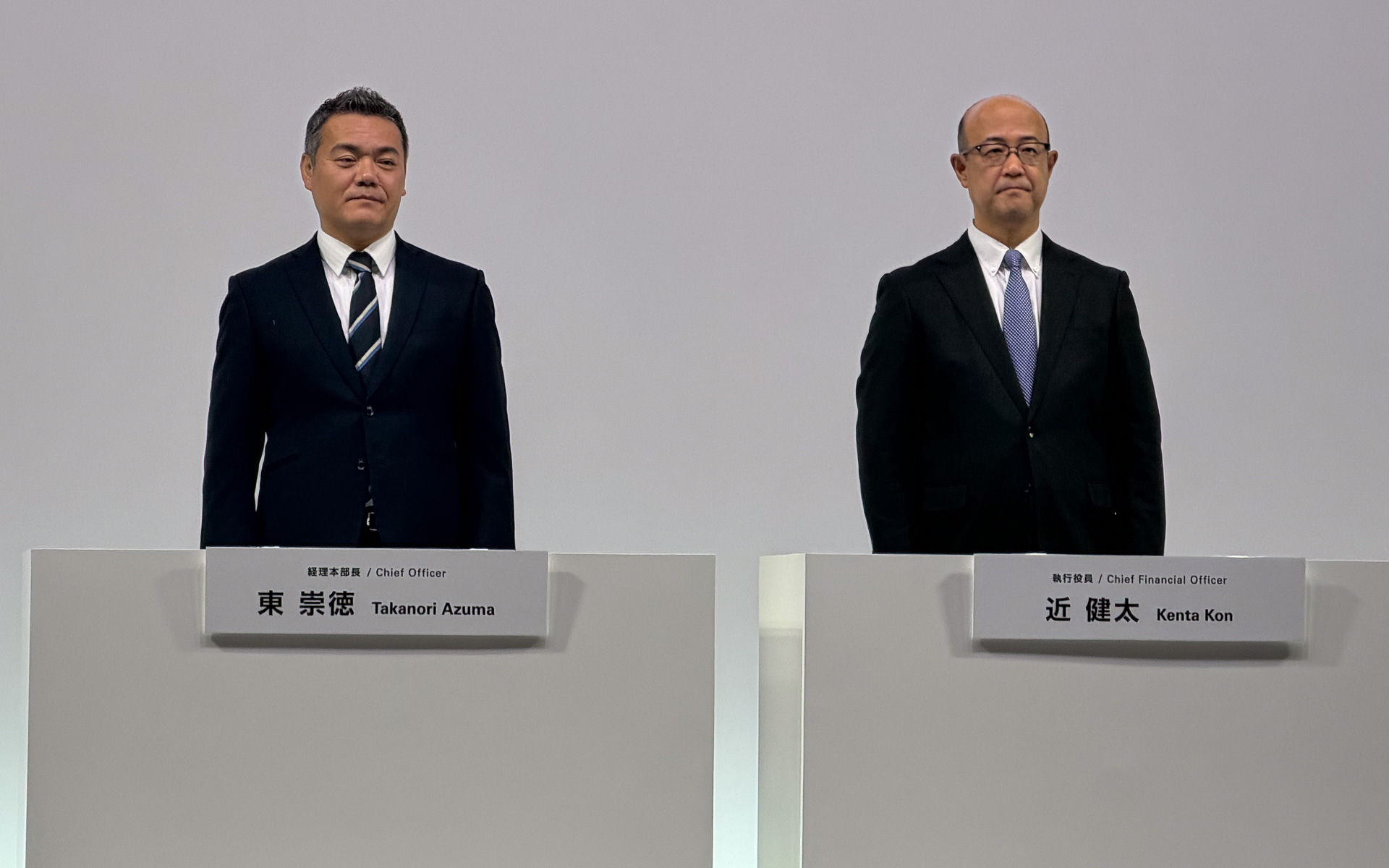 質疑応答はトヨタ自動車株式会社 執行役員 CFO 近健太氏、同 経理本部長 東崇徳氏の2人で対応