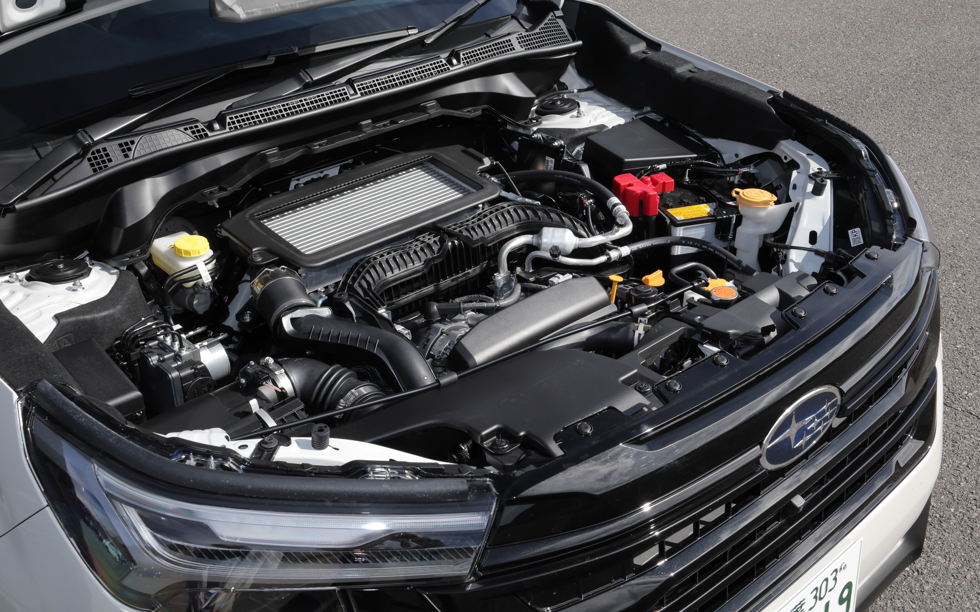 最高出力130kW（177PS）/5200-5600rpm、最大トルク300Nm（30.6kgfm）/1600-3600rpmを発生する水平対向4気筒DOHC 1.8リッター直噴ターボ“DTI”「CB18」エンジンを搭載。トランスミッションにはCVT（リニアトロニック）を組み合わせる