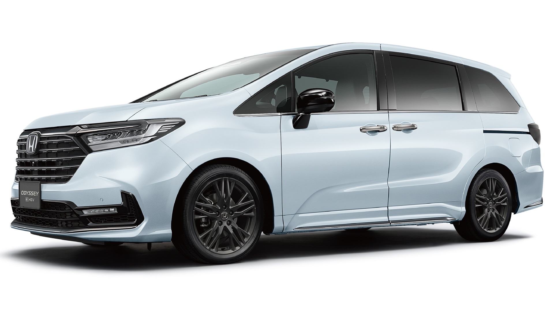 オデッセイ e:HEV ABSOLUTE・EX BLACK EDITION。ボディカラーは日本初投入の“ダイヤモンドダスト・パール”