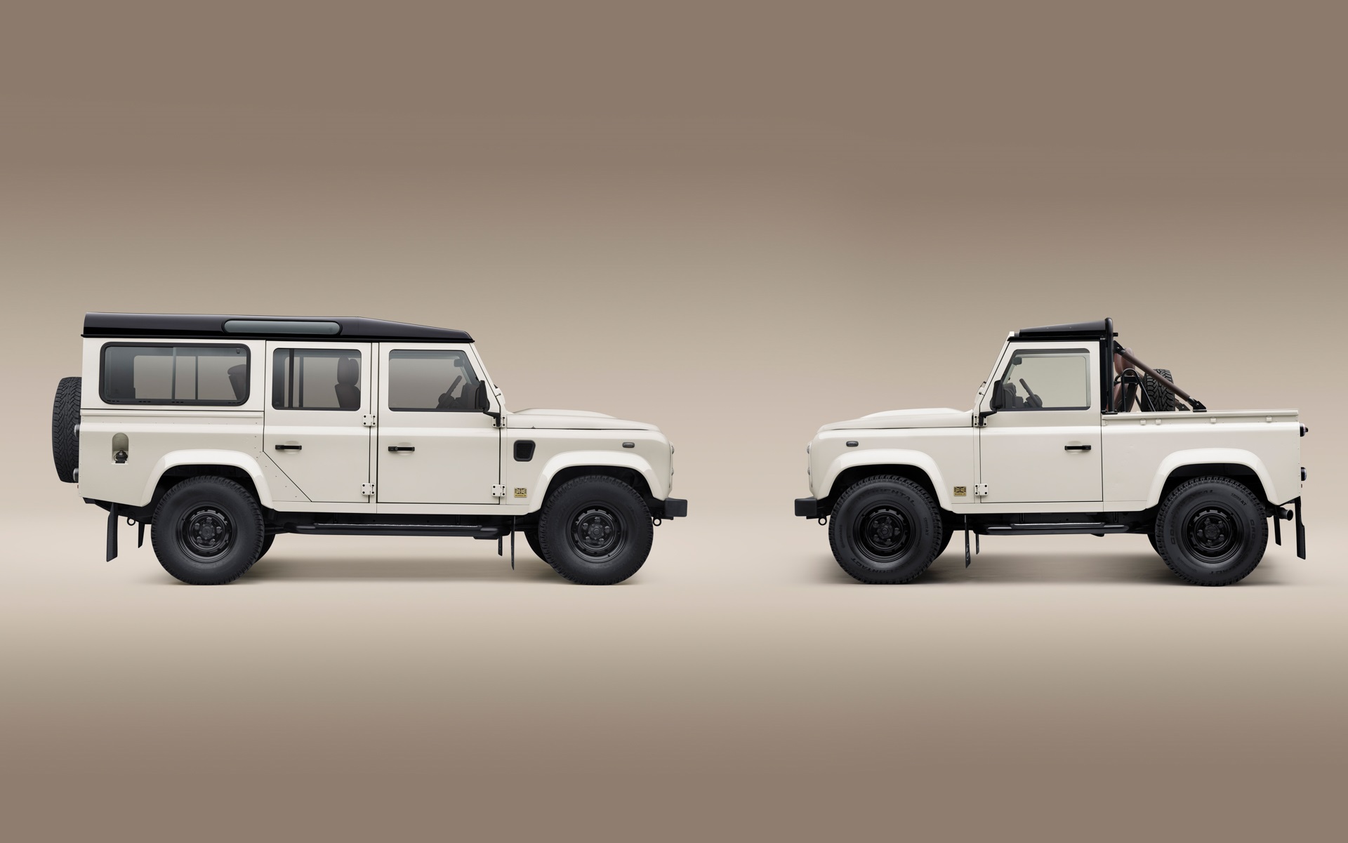 日本限定特別仕様車「CLASSIC DEFENDER WORKS V8 MUROMACHI EDITION」が登場