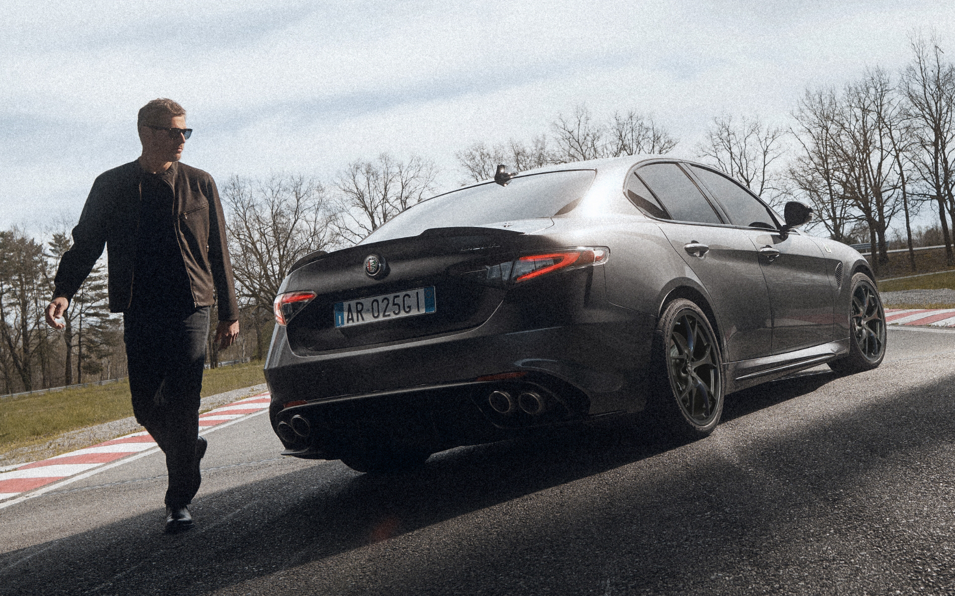 アルファ ロメオ、限定46台の「ジュリア クアドリフォリオ エストレマ」