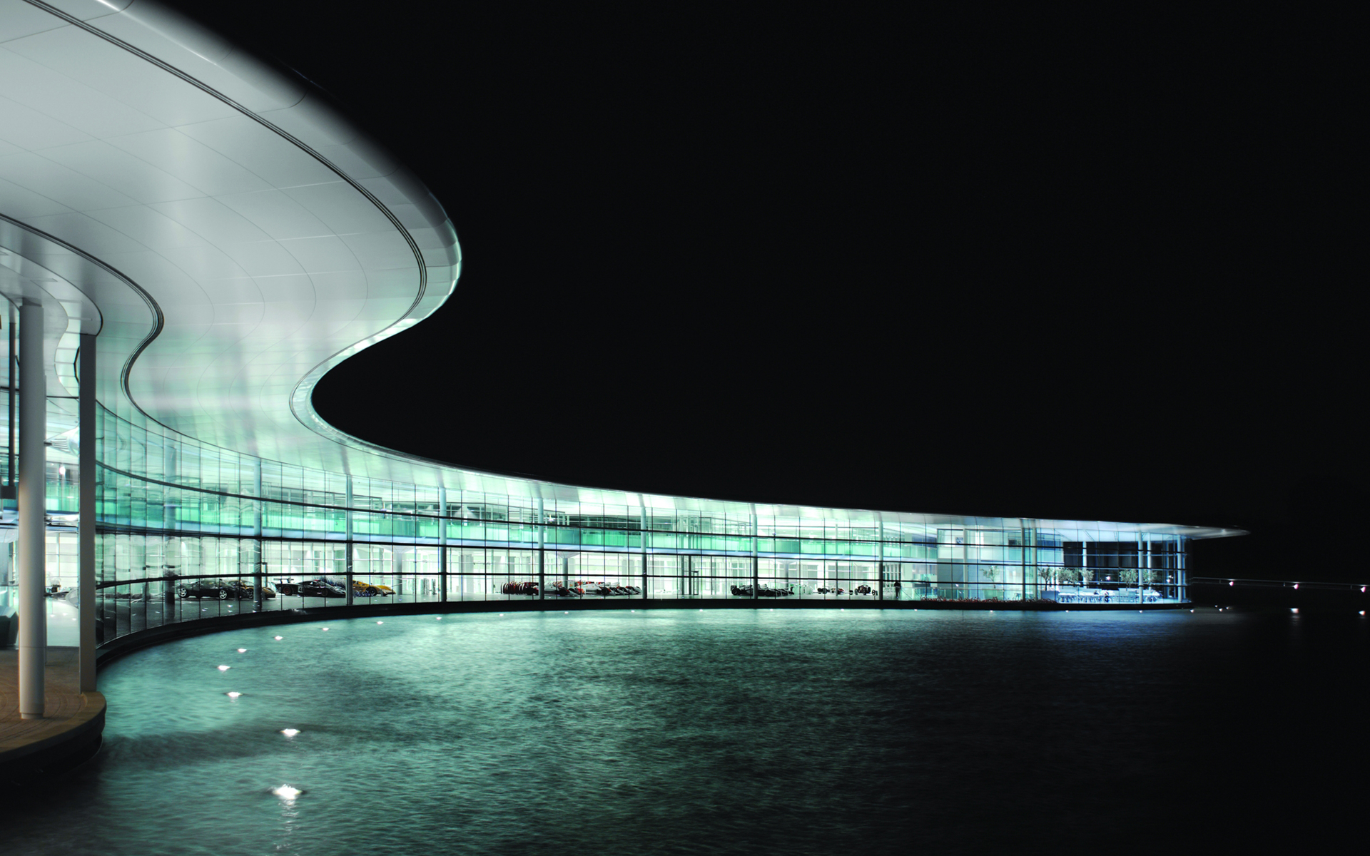 昼と夜でガラリと印象が変わるMTCの美意識も表現