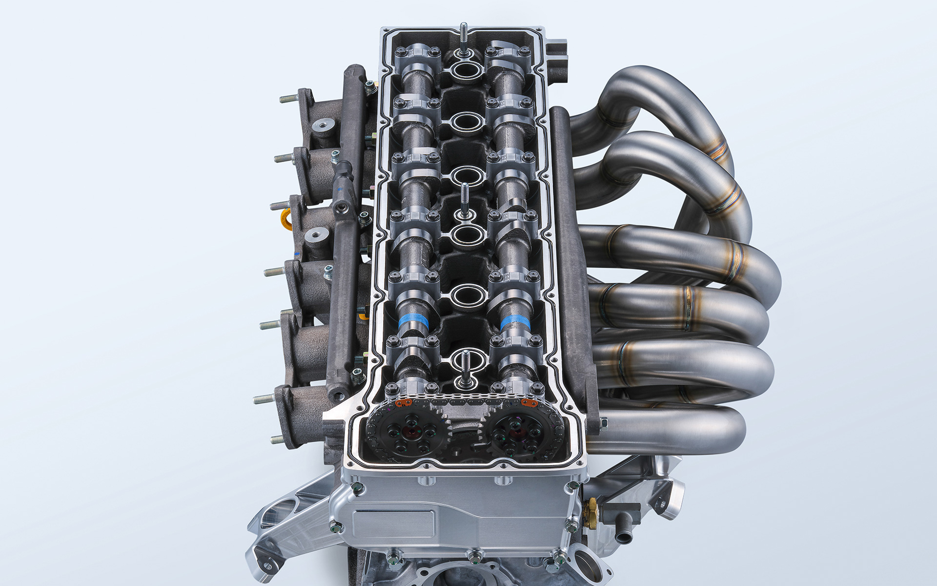 L型6気筒エンジン用 DOHCシリンダーヘッド変換パーツキット 2026年モデル（画像は開発途中のもの、エンジンコンプリートでの販売ではない）