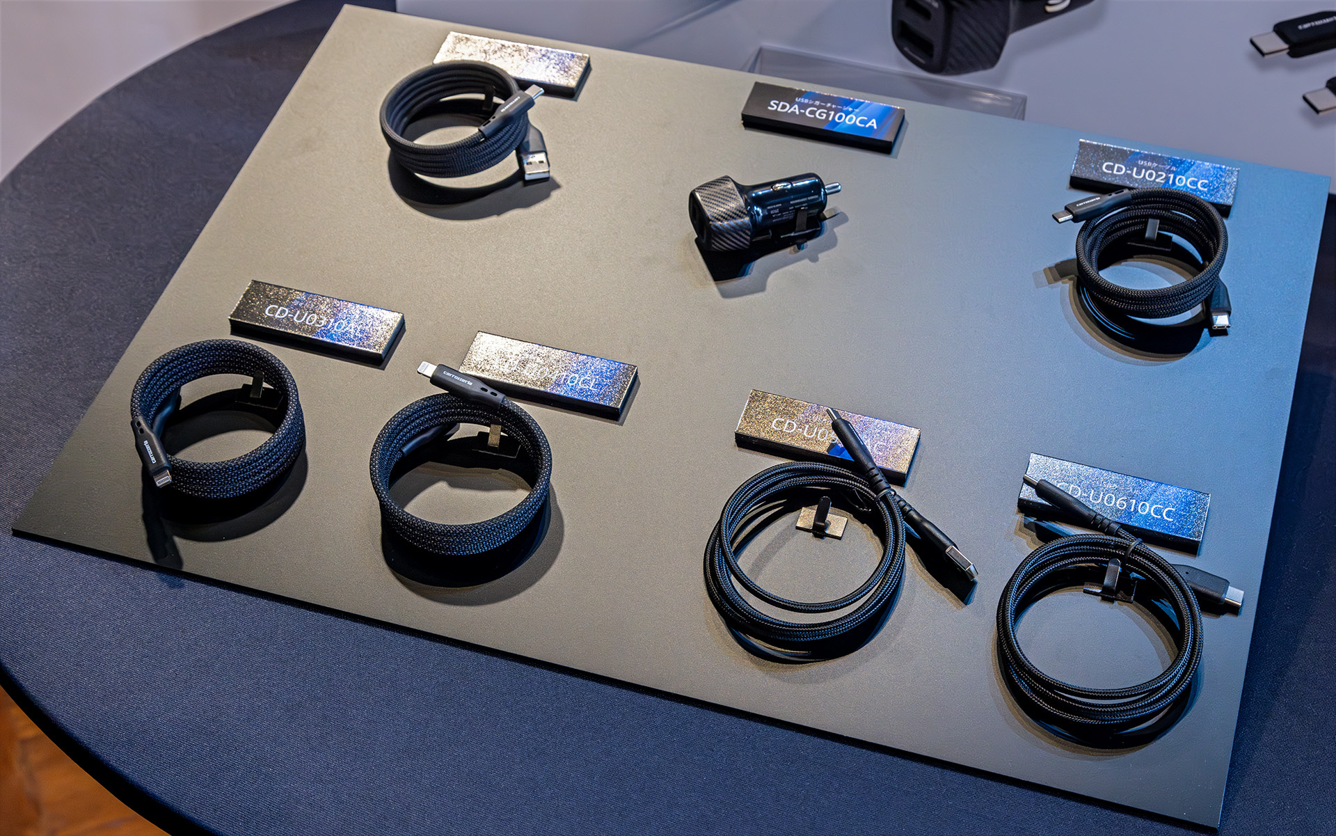 モバイルアクセサリーが新登場