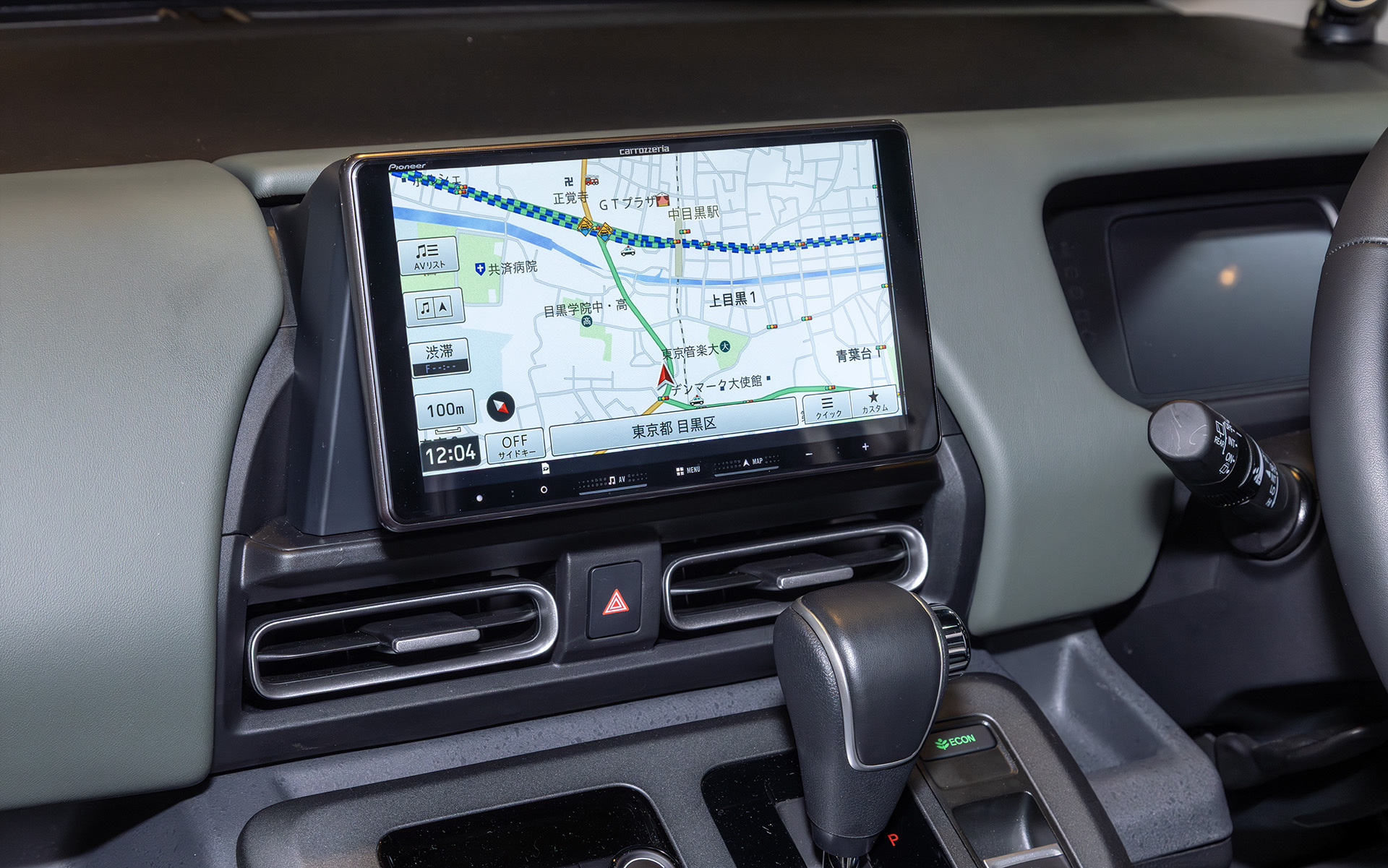 メインユニットは楽ナビ「AVIC-RF722-DC」