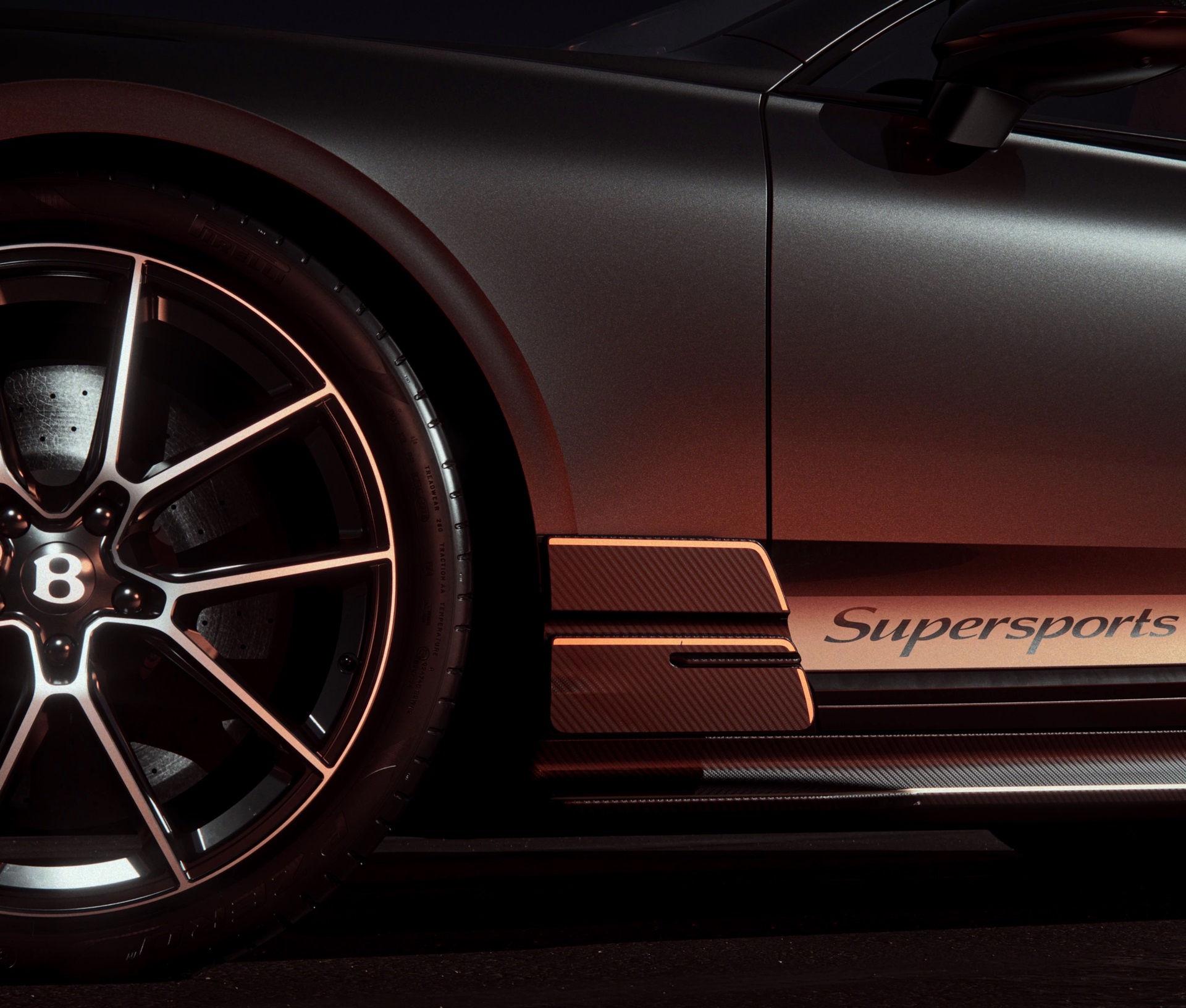 ベントレーが新型「スーパースポーツ」の発表予告を行なった