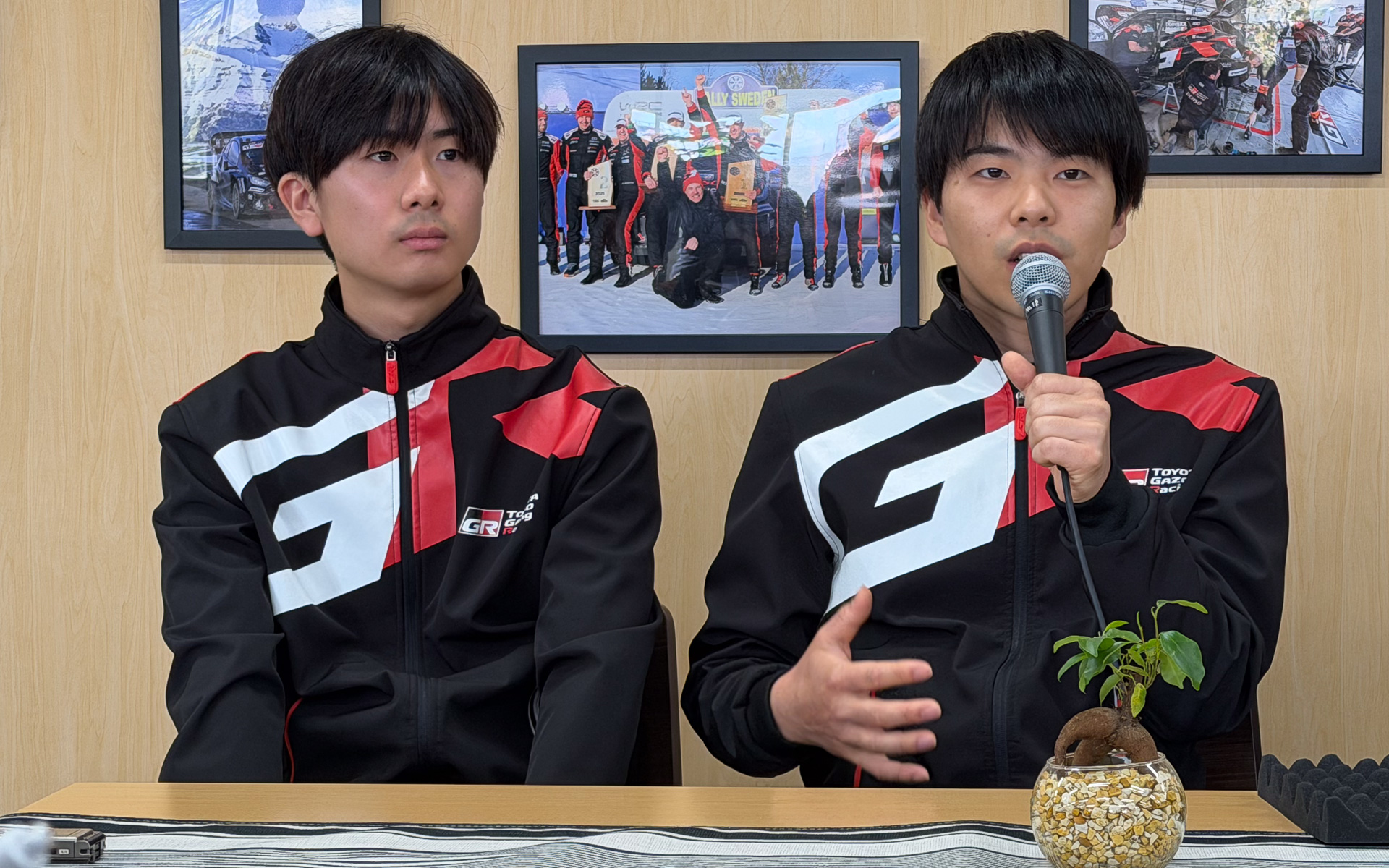 チャレンジプログラムに参加している3期生 松下拓未選手（右）、4期生 柳杭田貫太選手（左）