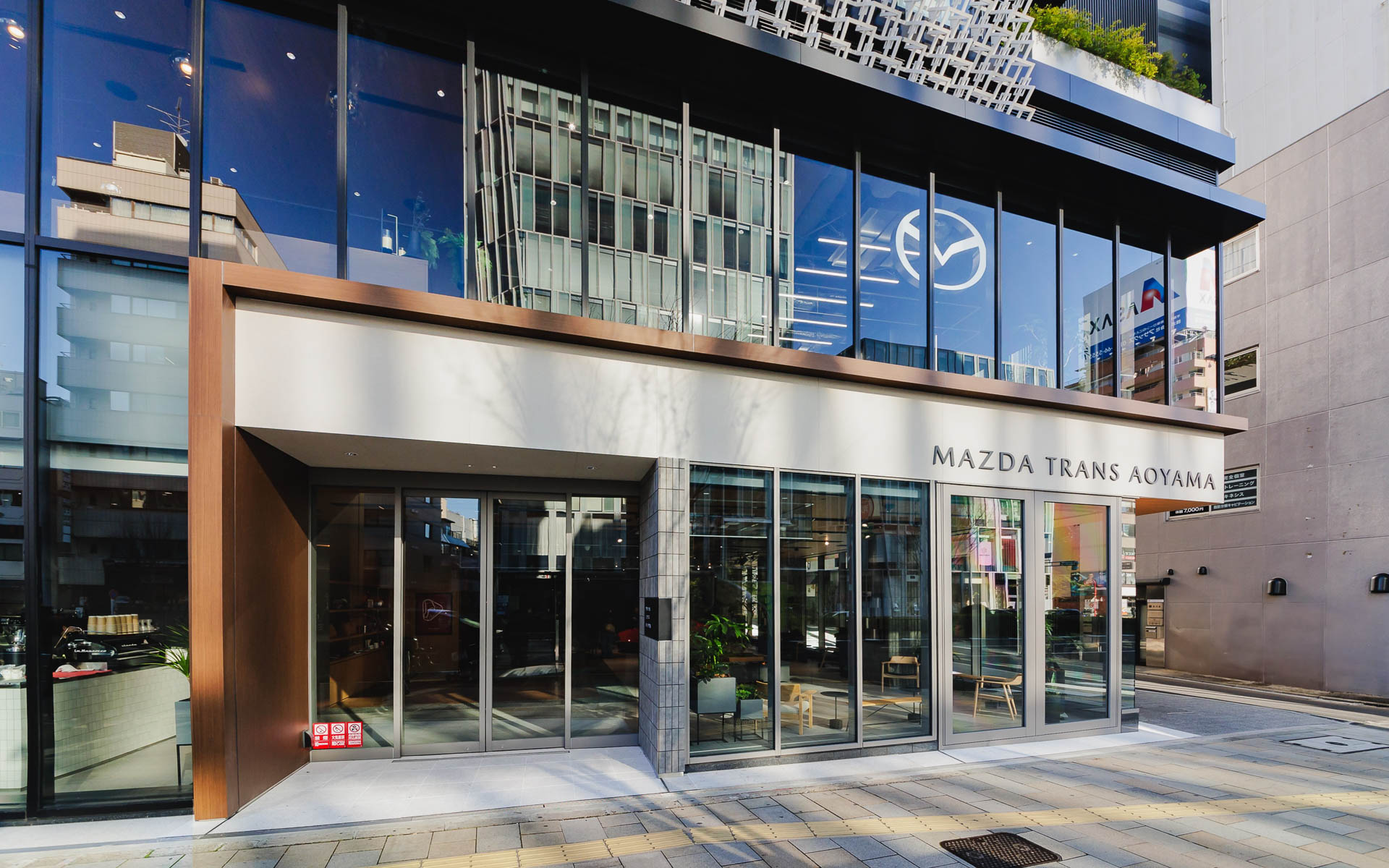 MAZDA TRANS AOYAMA外観