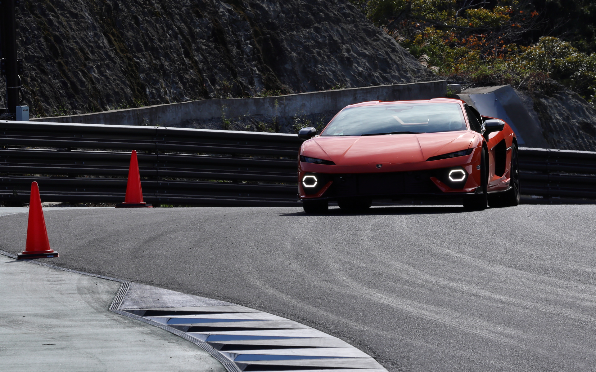 ランボルギーニの「テメラリオ」を試乗した