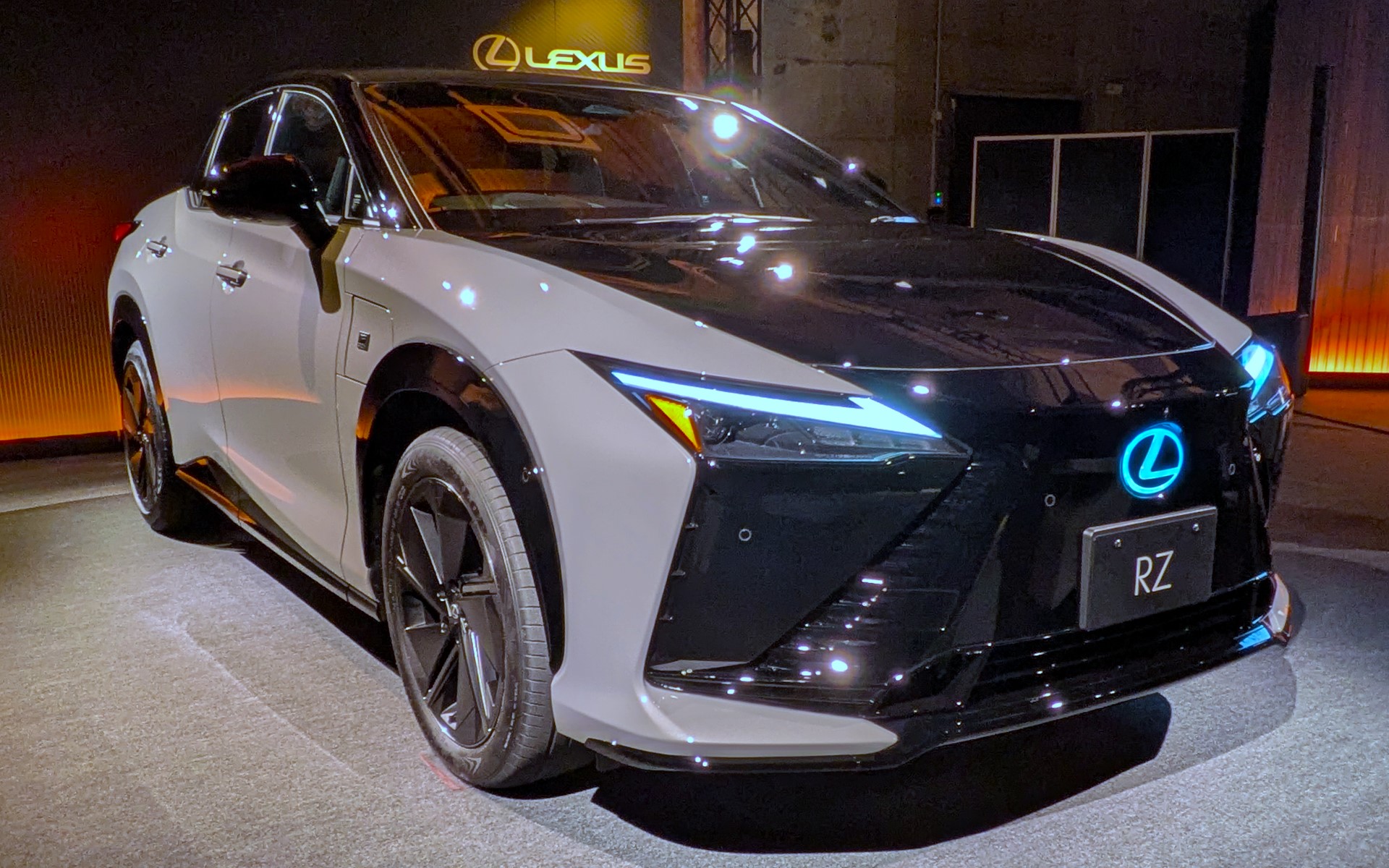 日本初公開となったRZ550e“F SPORT”