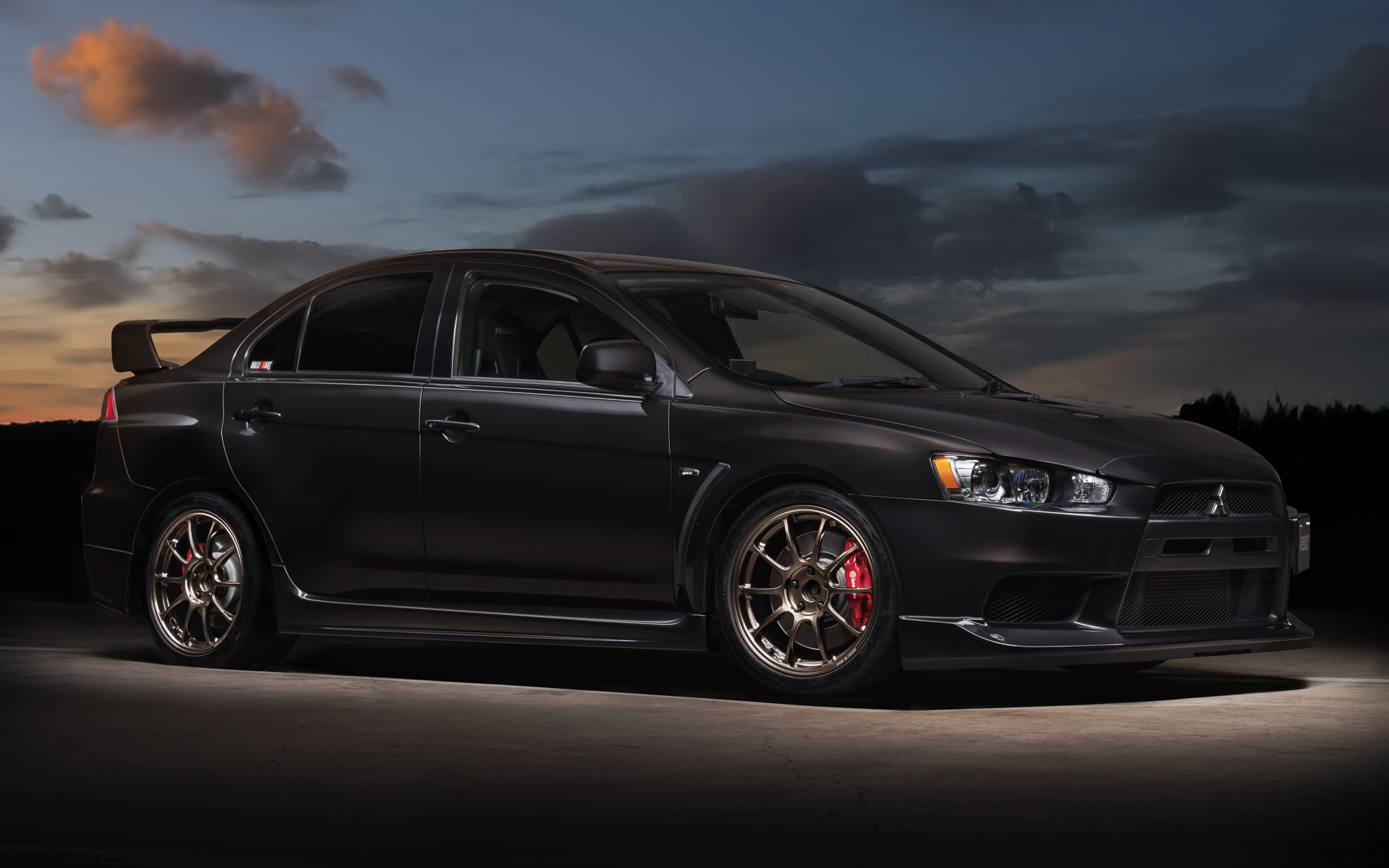 三菱「ランサーエボリューションX」装着イメージ