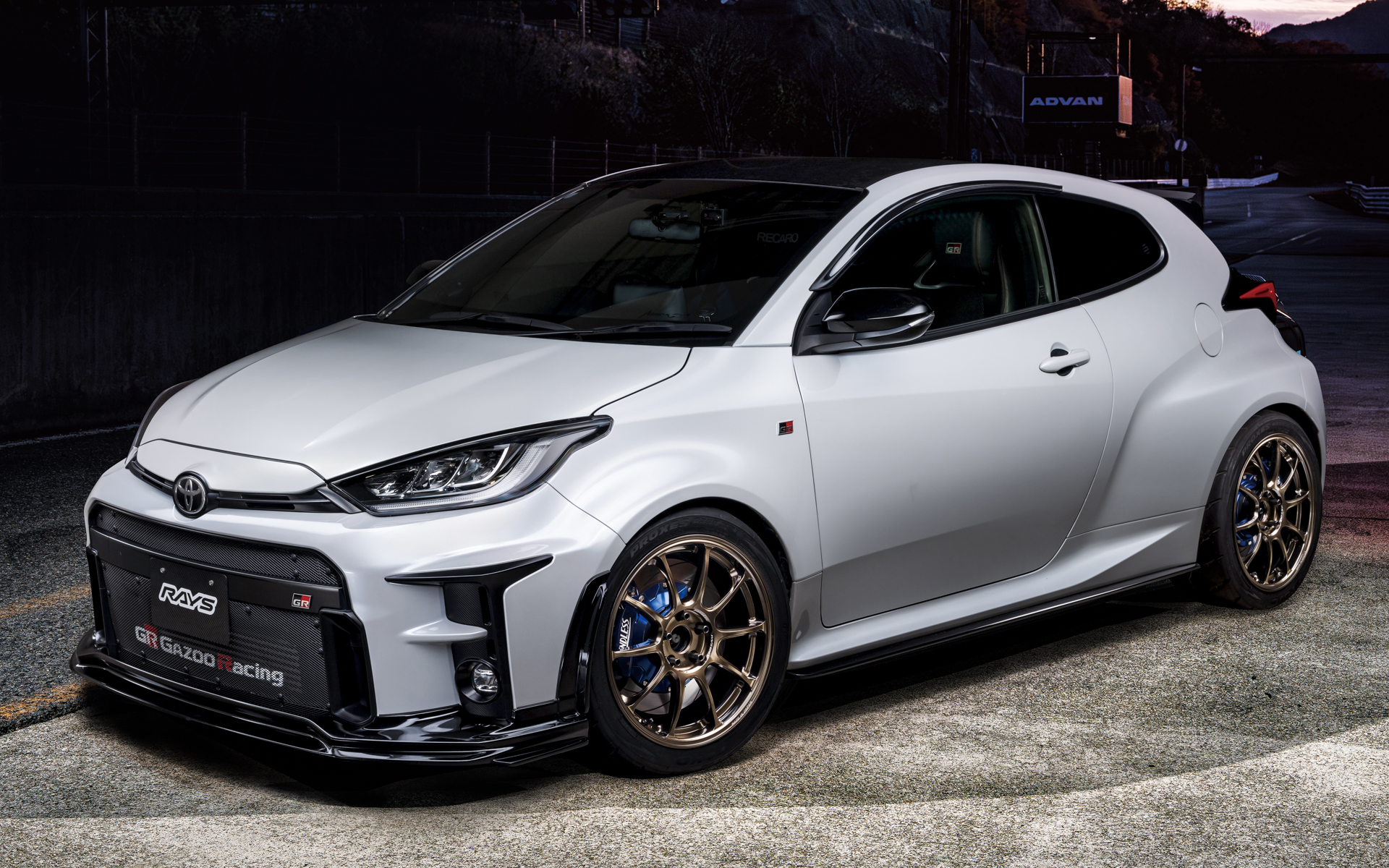 トヨタ「GRヤリス」装着イメージ