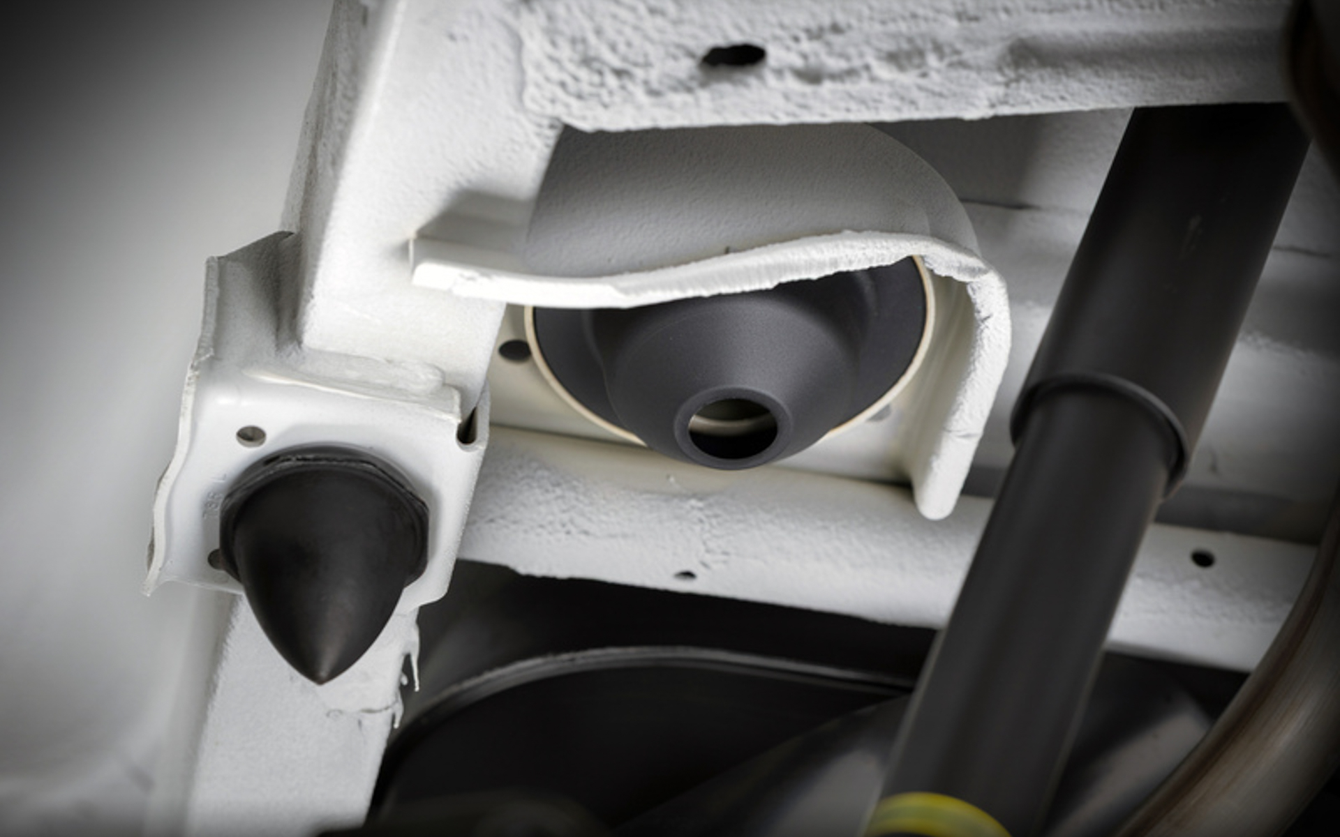 レスポンシブアッパーシート装着イメージ（リア）