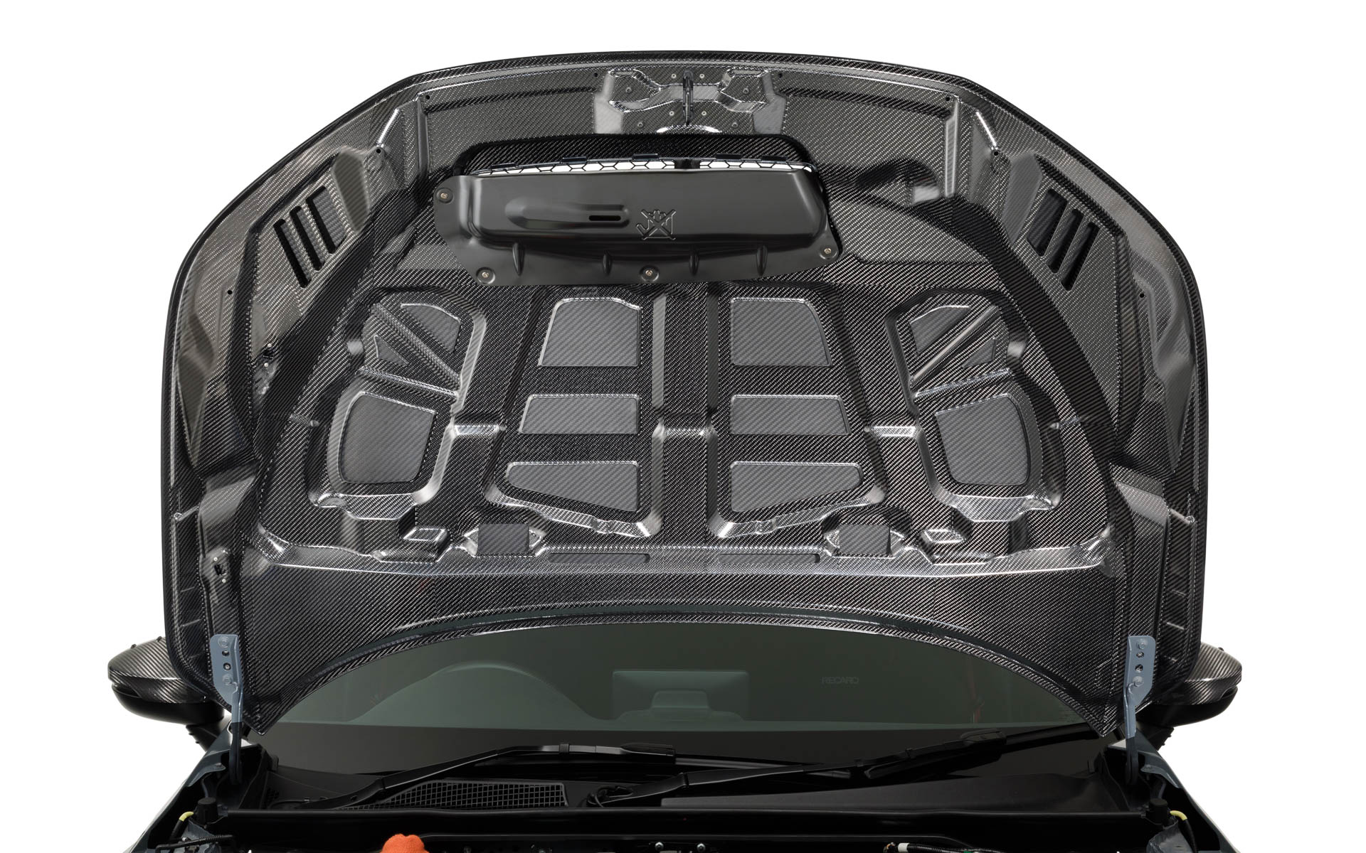 カーボンエアロボンネット（132万円）。2025年10月31日発売