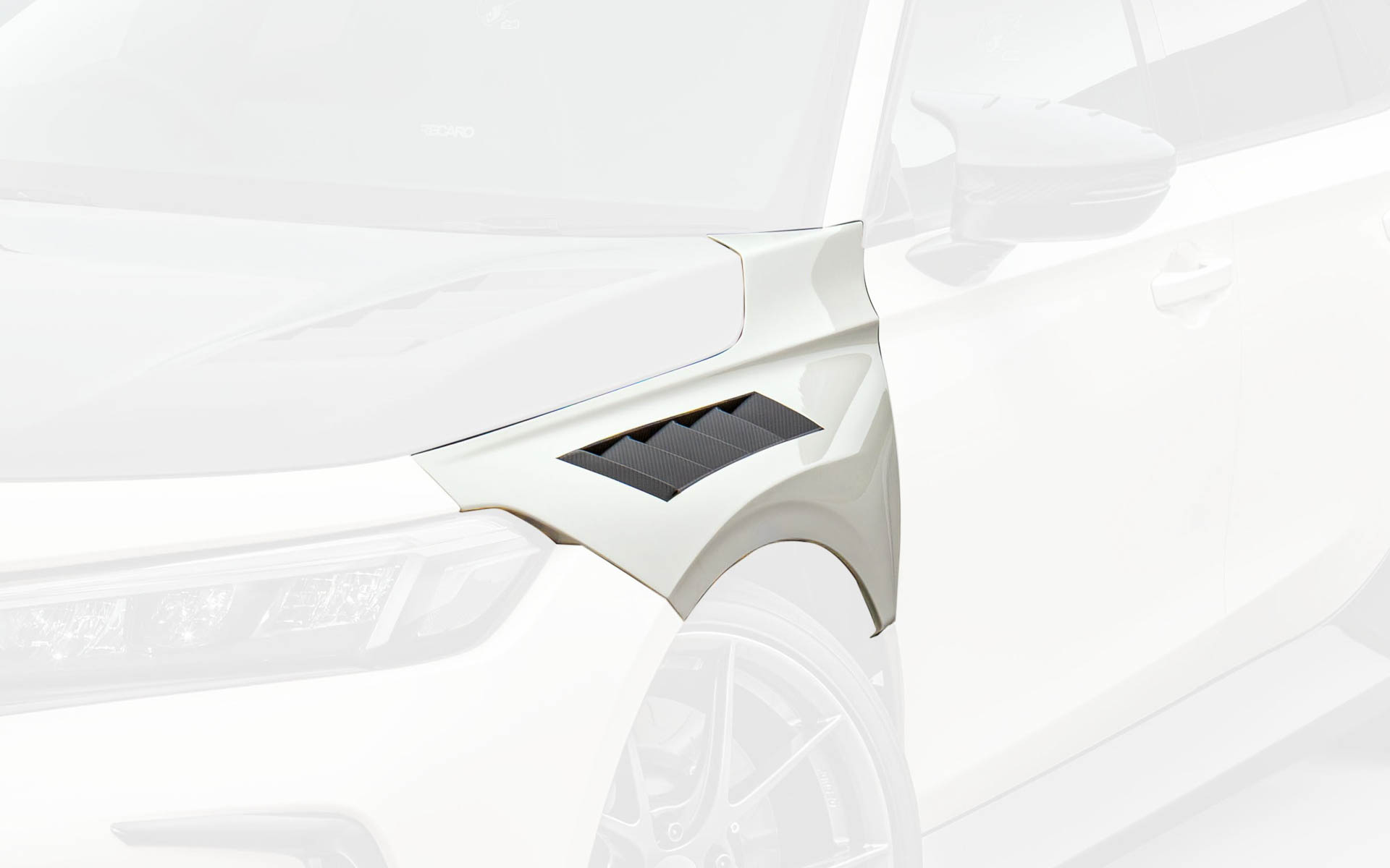 カーボンフロントエアロフェンダー（88万円）。2026年3月下旬発売予定