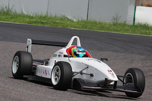 旧型教習用フォーミュラカー「SDH-F04」