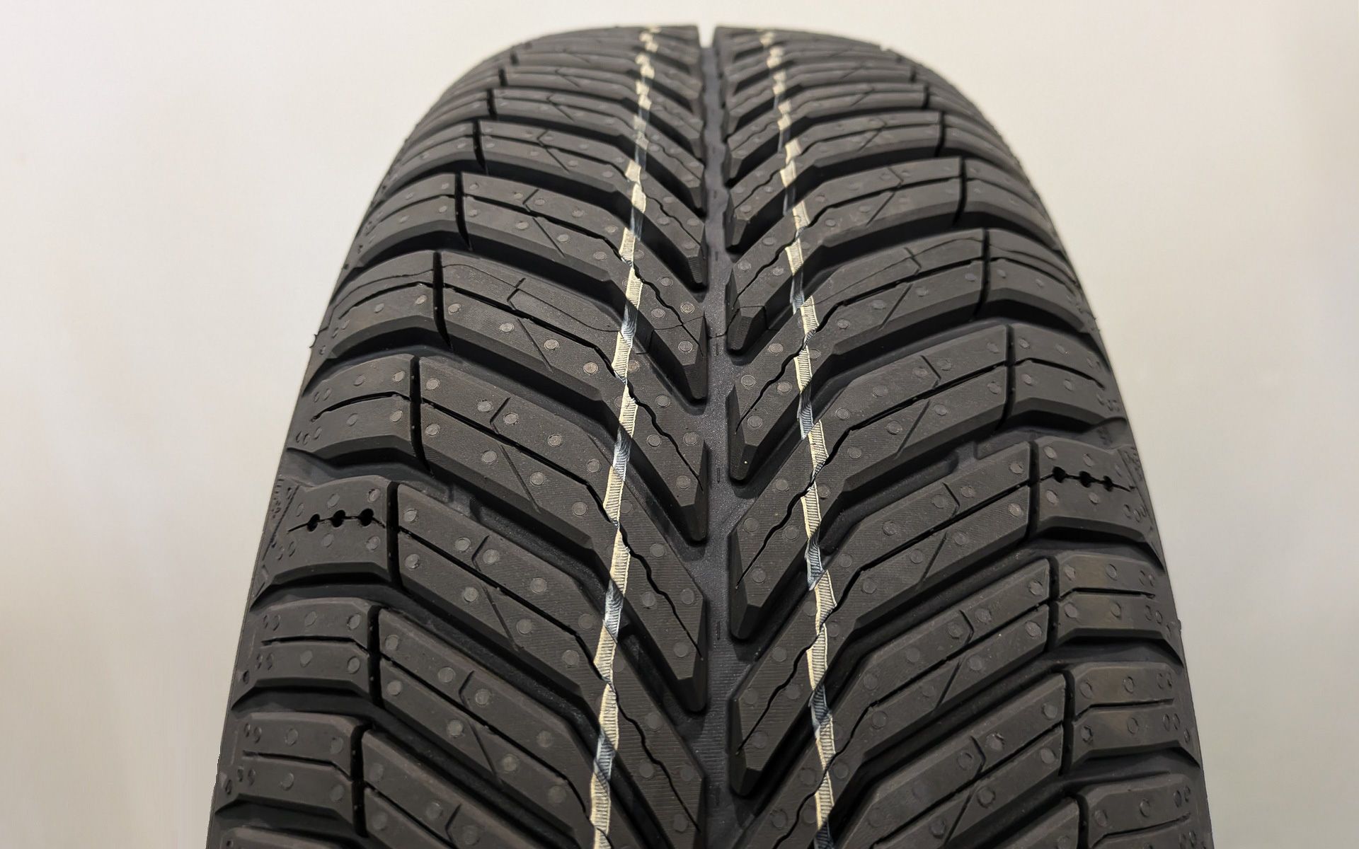 クロスクライメート 3のトレッドパターン