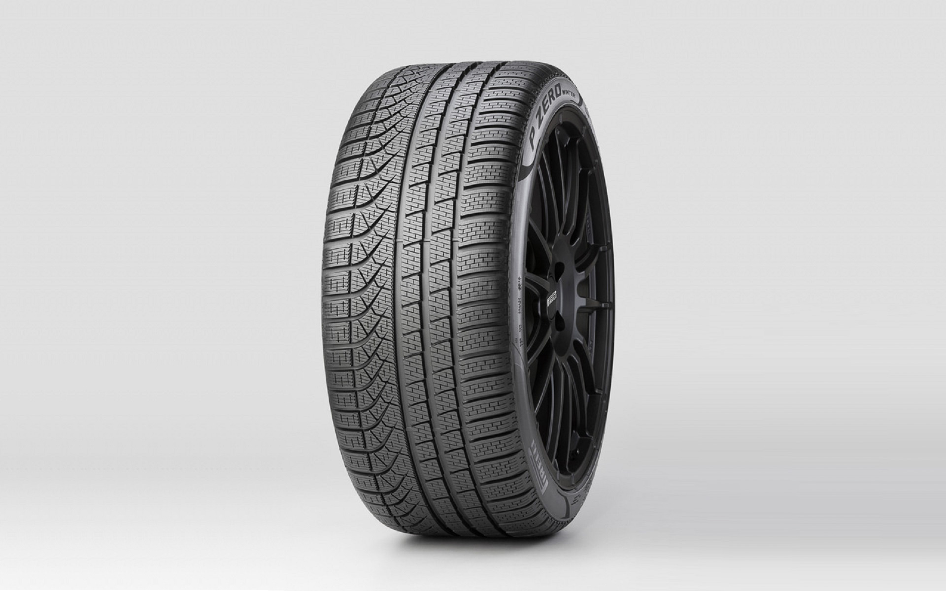 ピレリ ピーゼロ ウィンター