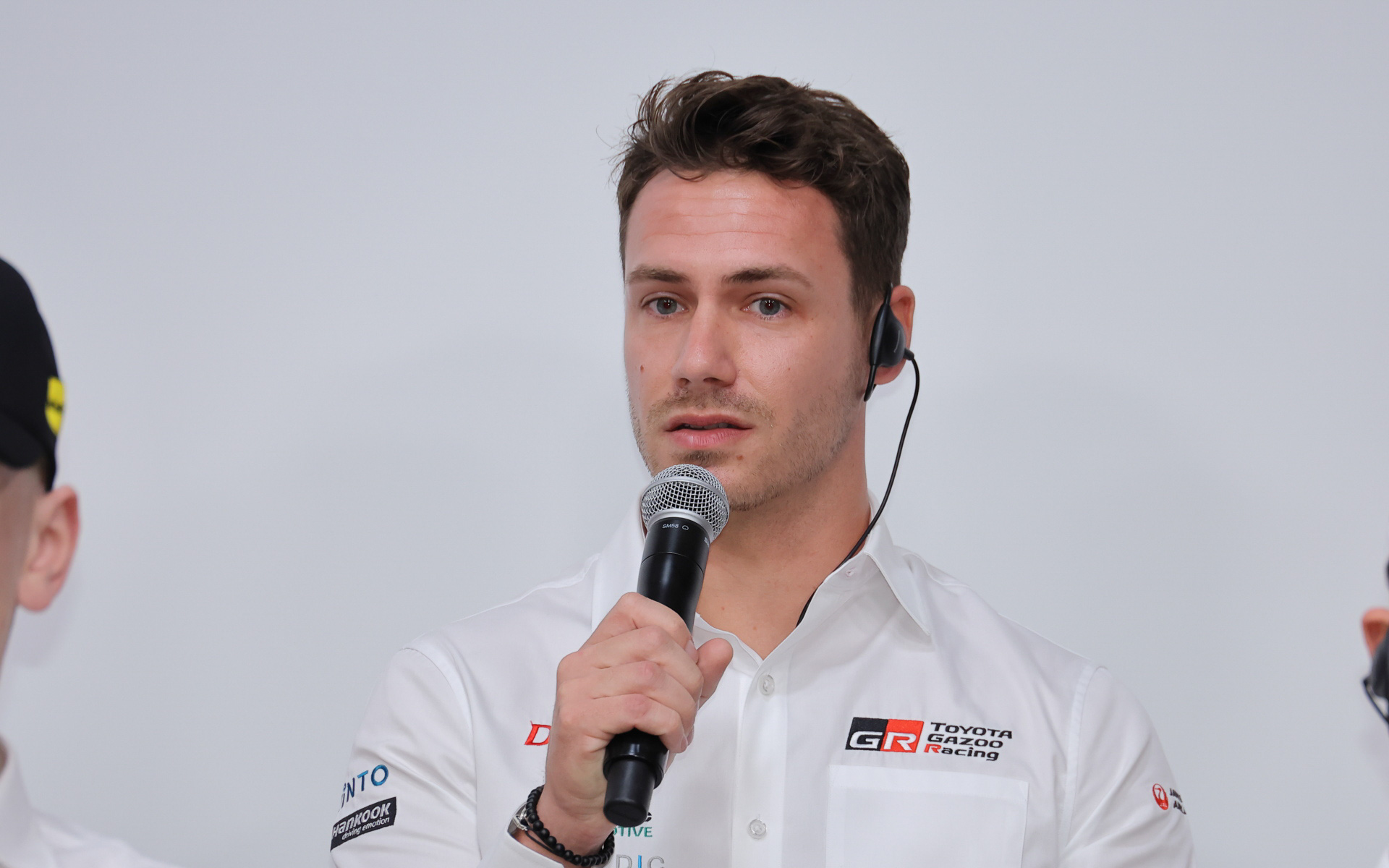 コ・ドライバーのヴァンサン・ランデ選手