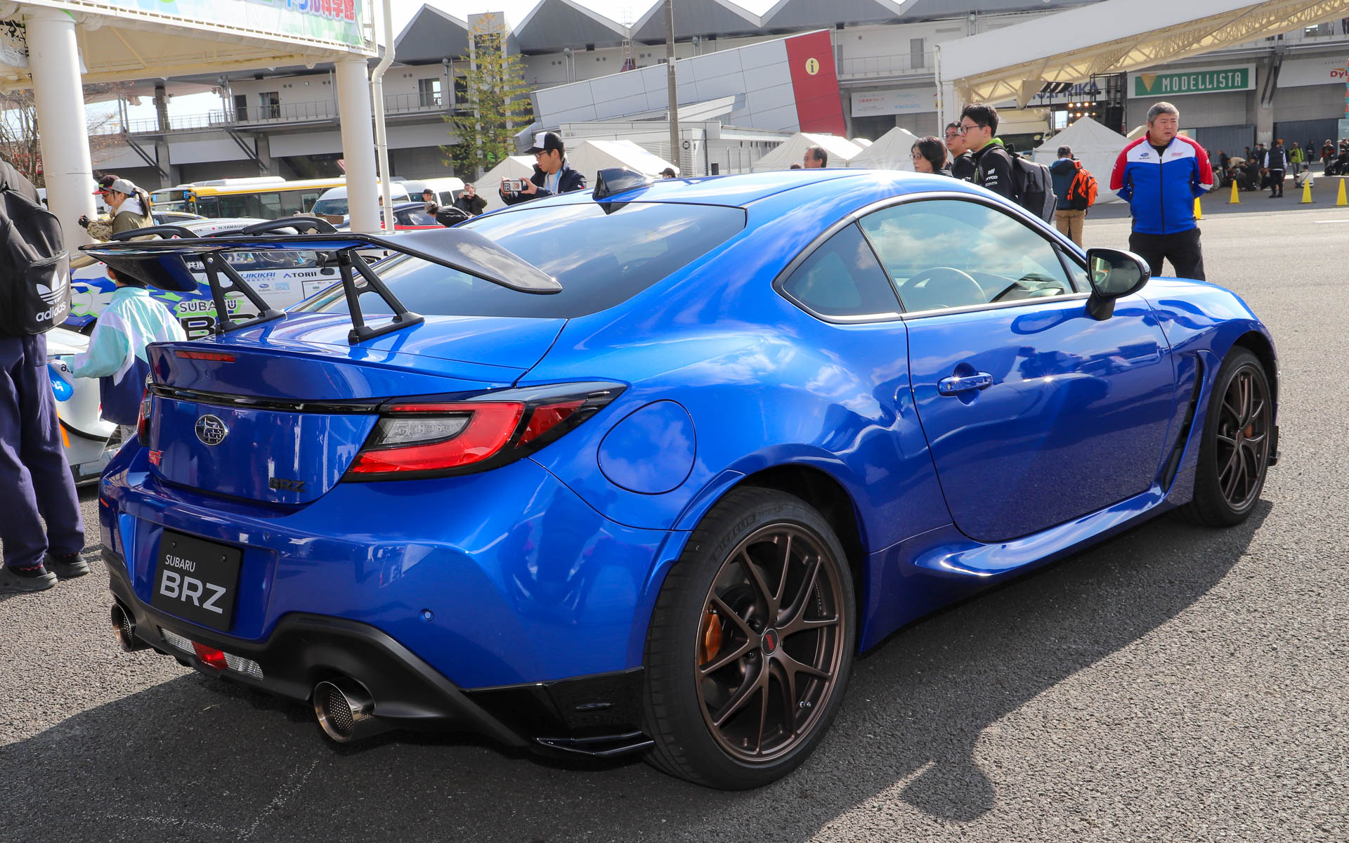 STIドライカーボンリアスポイラー