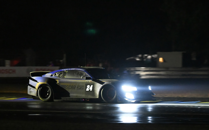 ル・マン24時間レースを走ったNASCARマシン、ジミー・ジョンソン選手