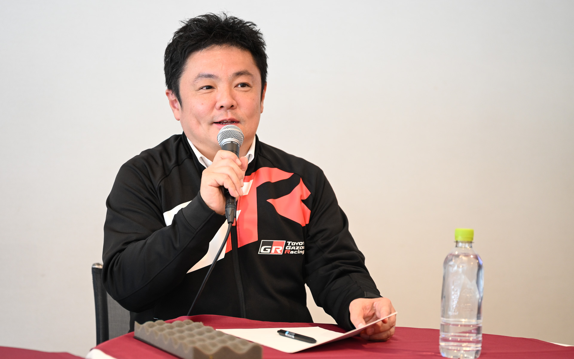 NASCARの音が楽しみと語るTOYOTA GAZOO Racingの高橋智也プレジデント。どこで観戦するかは「内緒!!」とかわいく語ってくれた