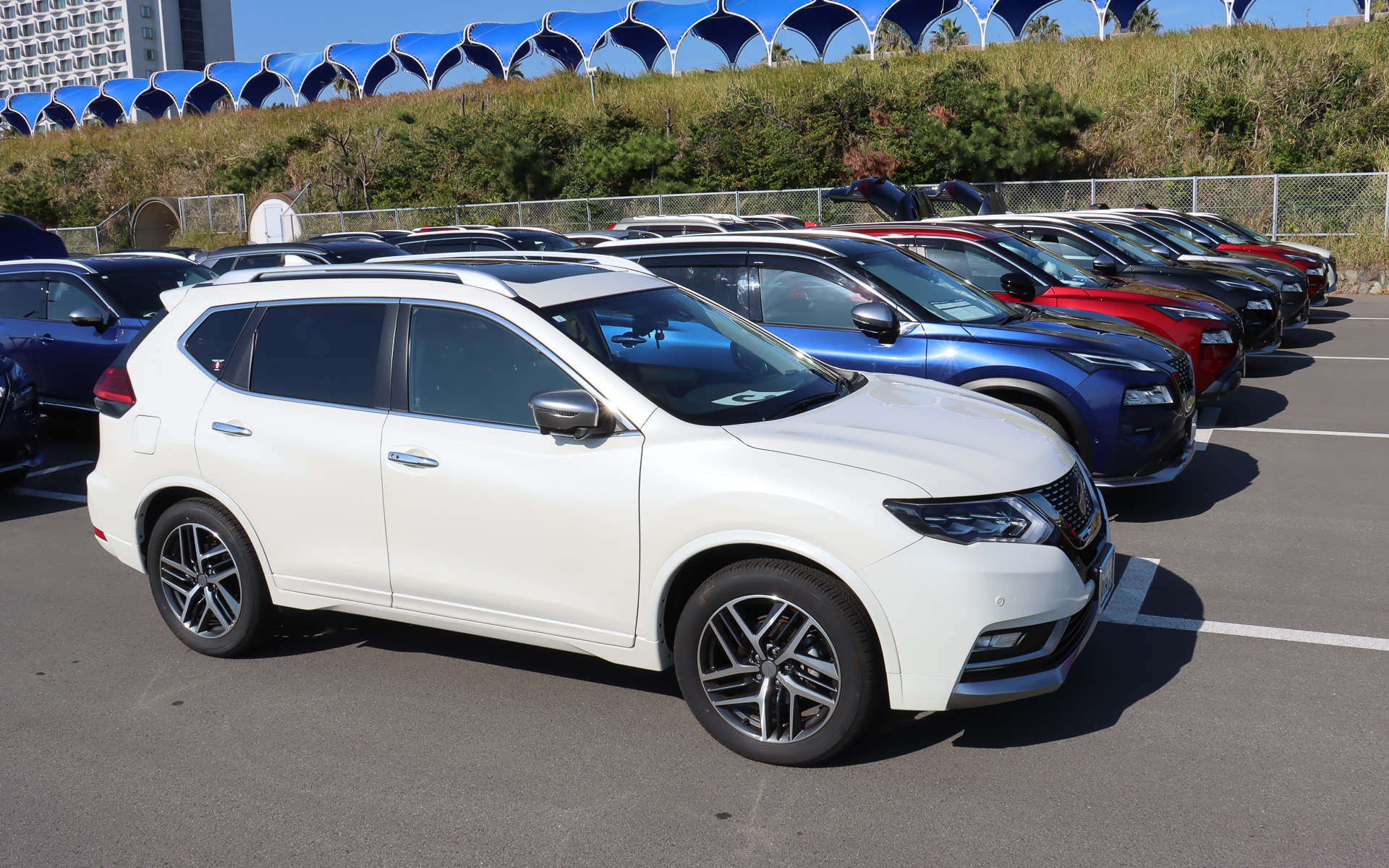 オーナーごとのこだわりでカスタマイズされたNMC車がジャンル別に並び、ちょっとした変更点も見比べることで分かりやすくなっている