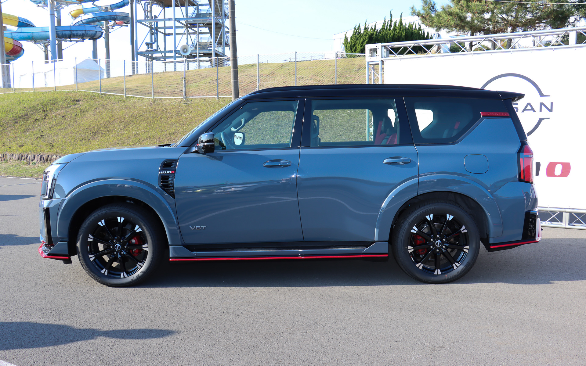 パトロールとアルマーダは基本的に同じ設計だが、法規対応のため、車両後方でトーイングを行なうヒッチメンバーの構造など一部で仕様が異なる部分があるという