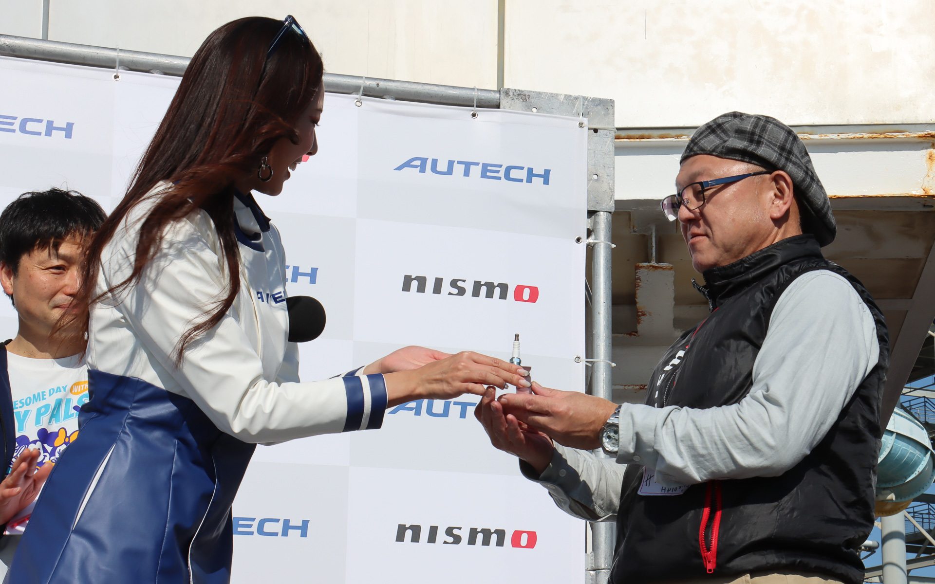 「過走大賞」の受賞者は、38万8500km走行というプリメーラ オーテックバージョンで来場した「サンプラス」さん