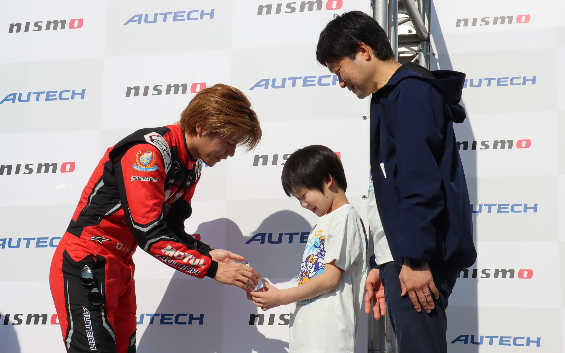 「遠来賞（北東方面）」の受賞者は、北海道室蘭市からセレナ e-POWER AUTECHで来場した「ぬまっち」さん