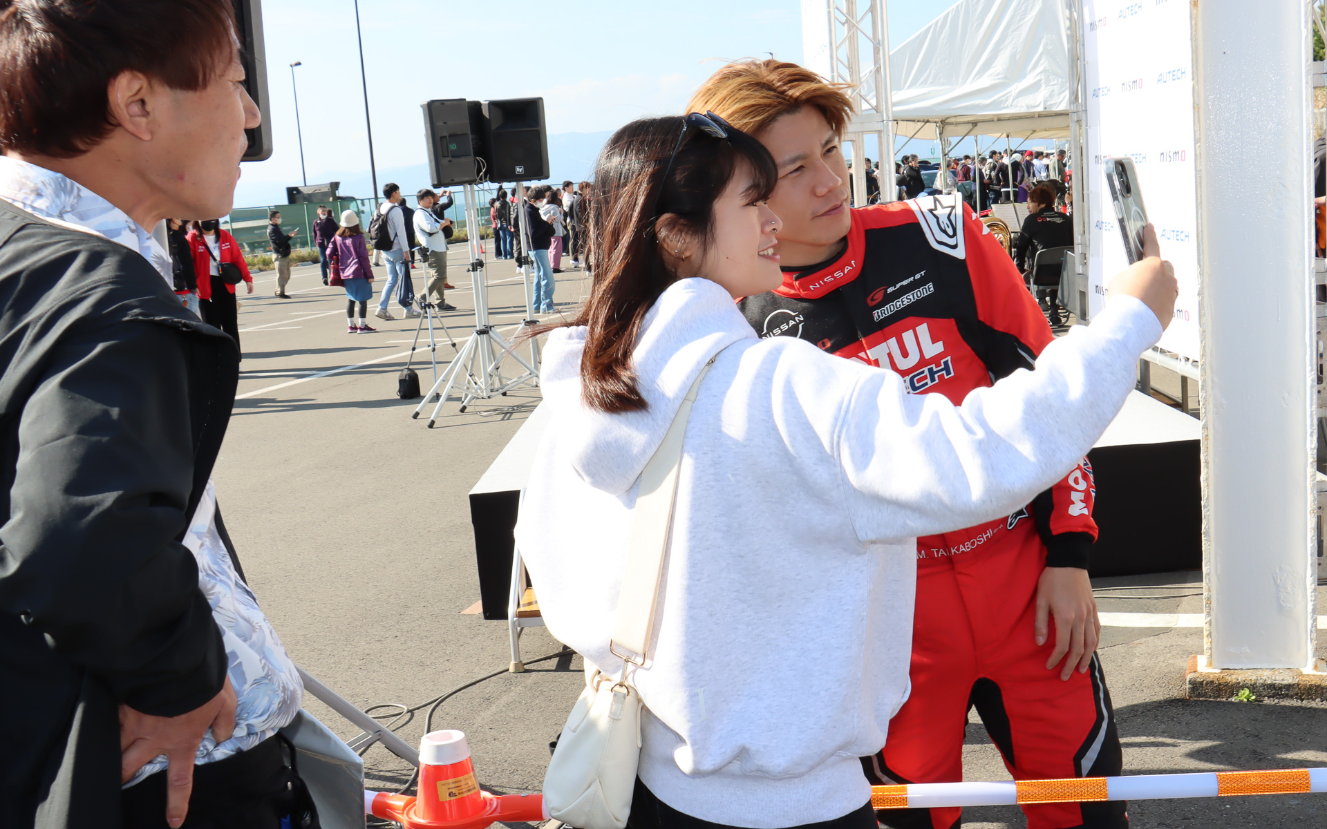 開会式終了後には高星選手と記念撮影できる即席のセルフィ撮影会も実施