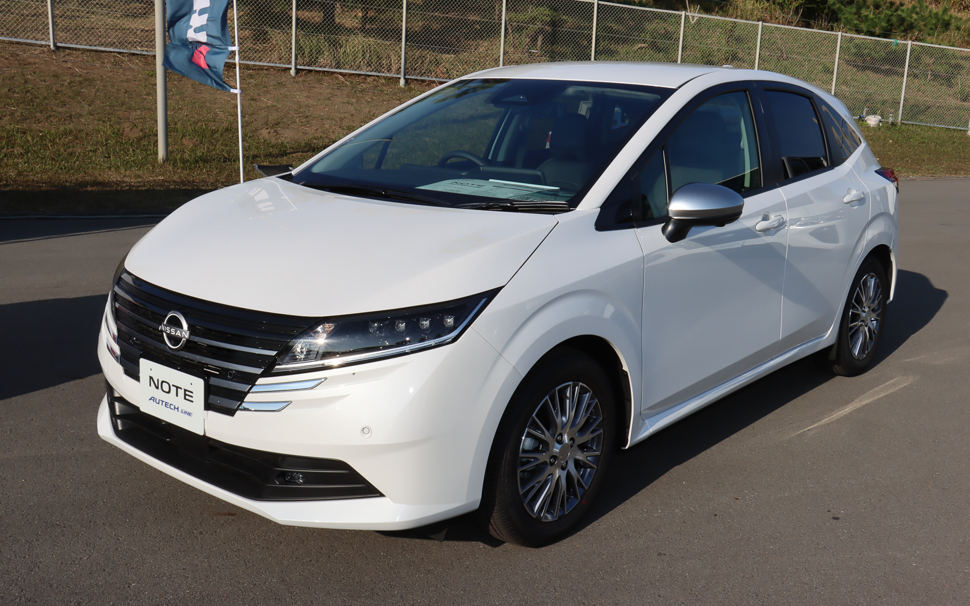 「ノート AUTECH LINE FOUR」