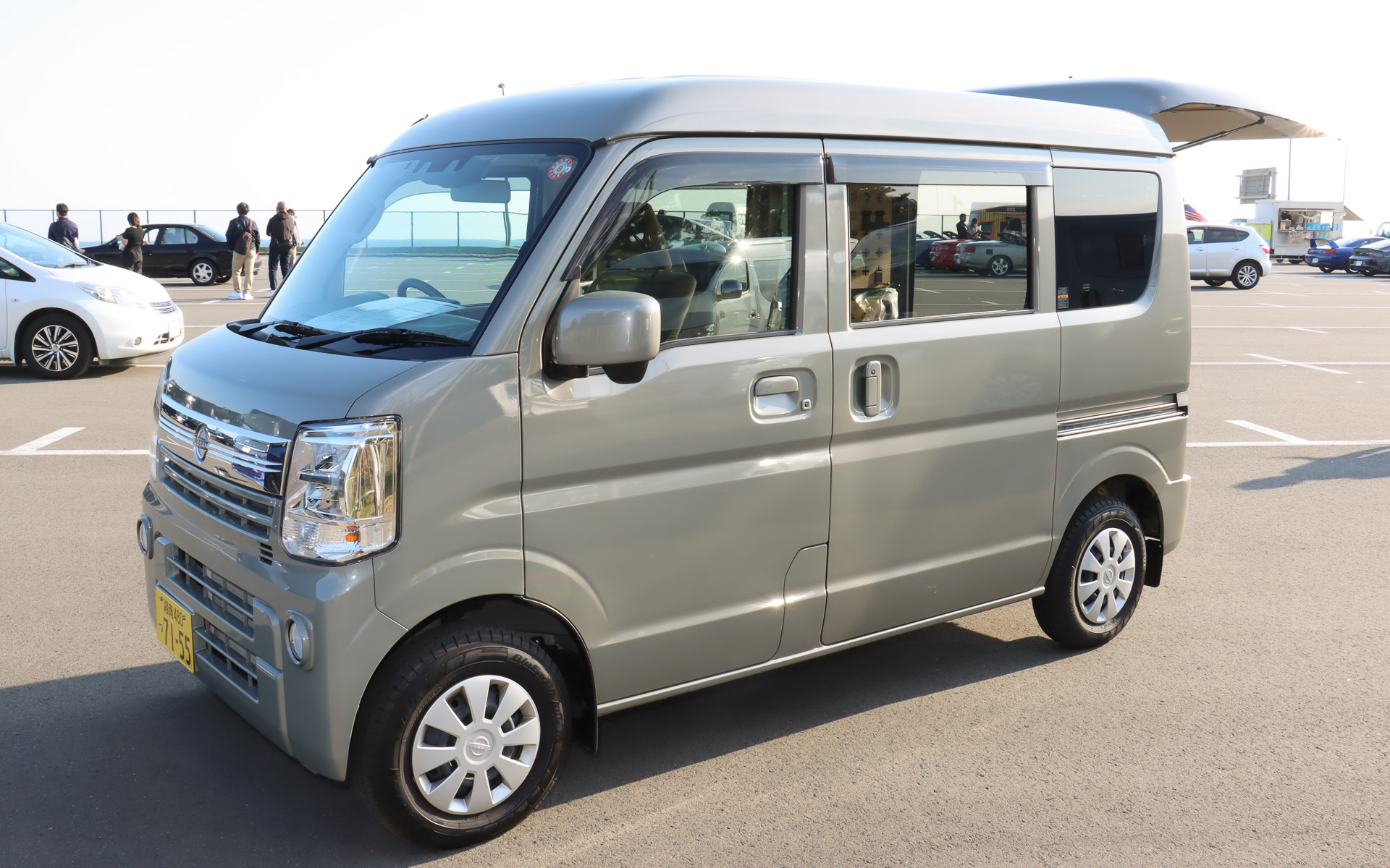 「クリッパーバン マルチラック」（ベッドマット付車）