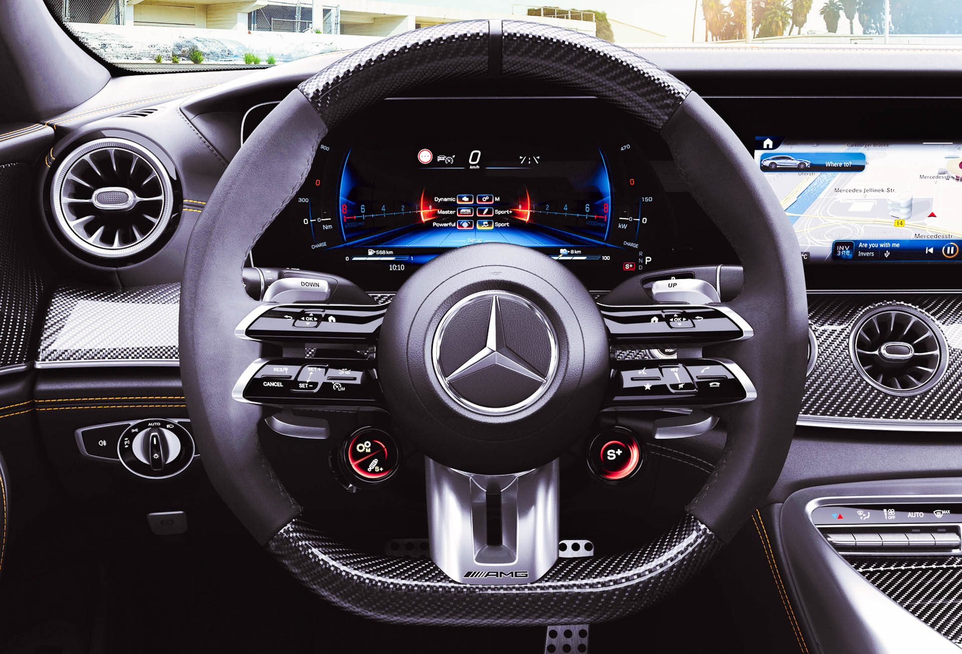 限定装備の「AMGパフォーマンスステアリング（カーボンファイバー/MICROCUT）」