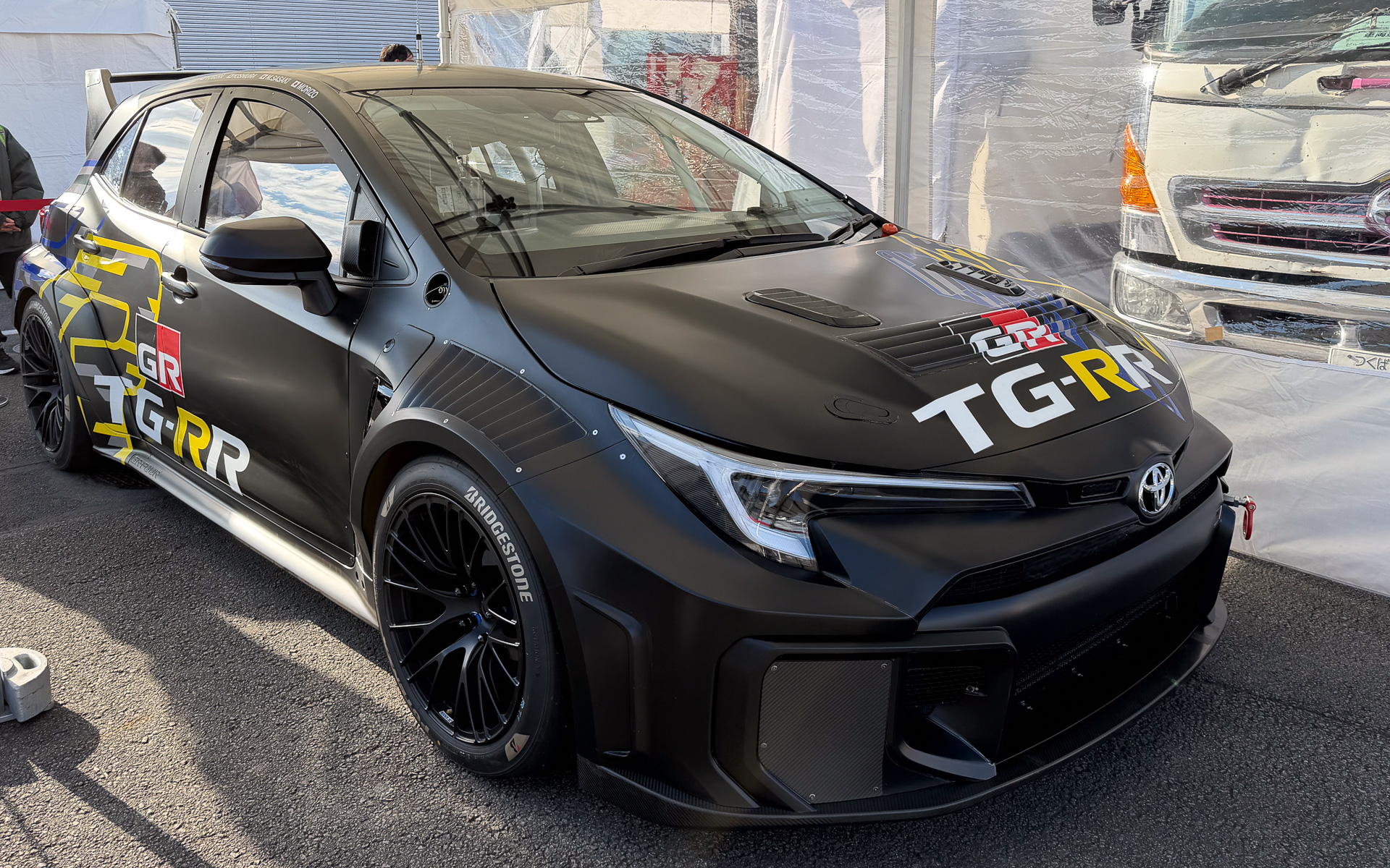 超電導モーター搭載の液体水素カローラ。完成度が高すぎて普通のGRカローラにしか見えない