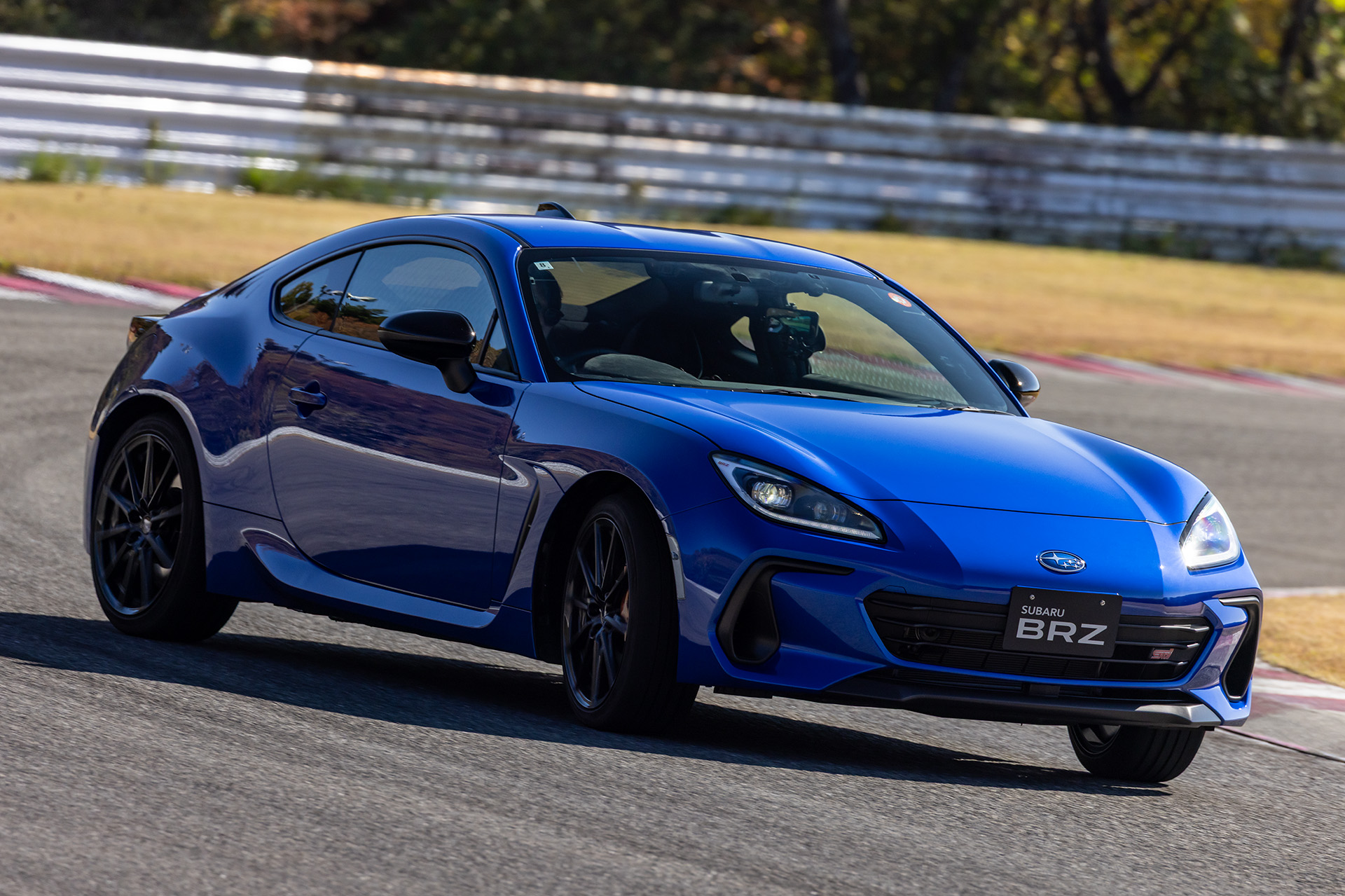 比較するためにベース車のBRZ STI Sportにも試乗