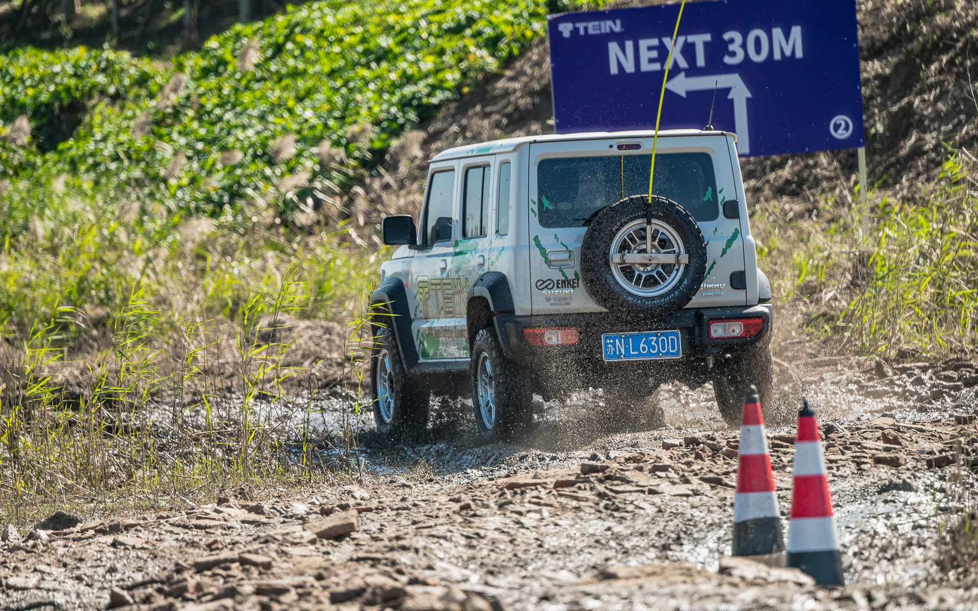 ロールやピッチが抑えられている印象