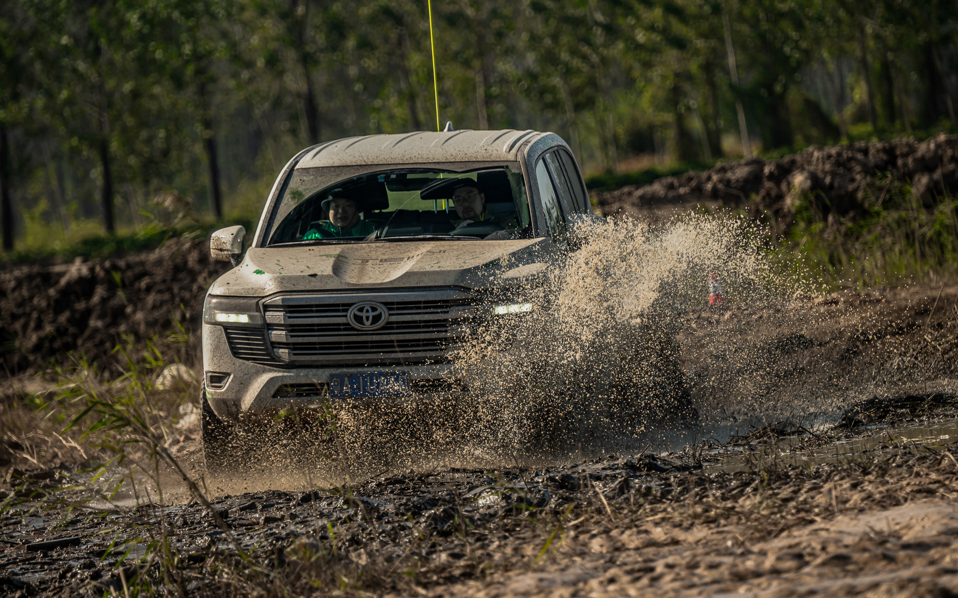 ランクル300や250などにも試乗した