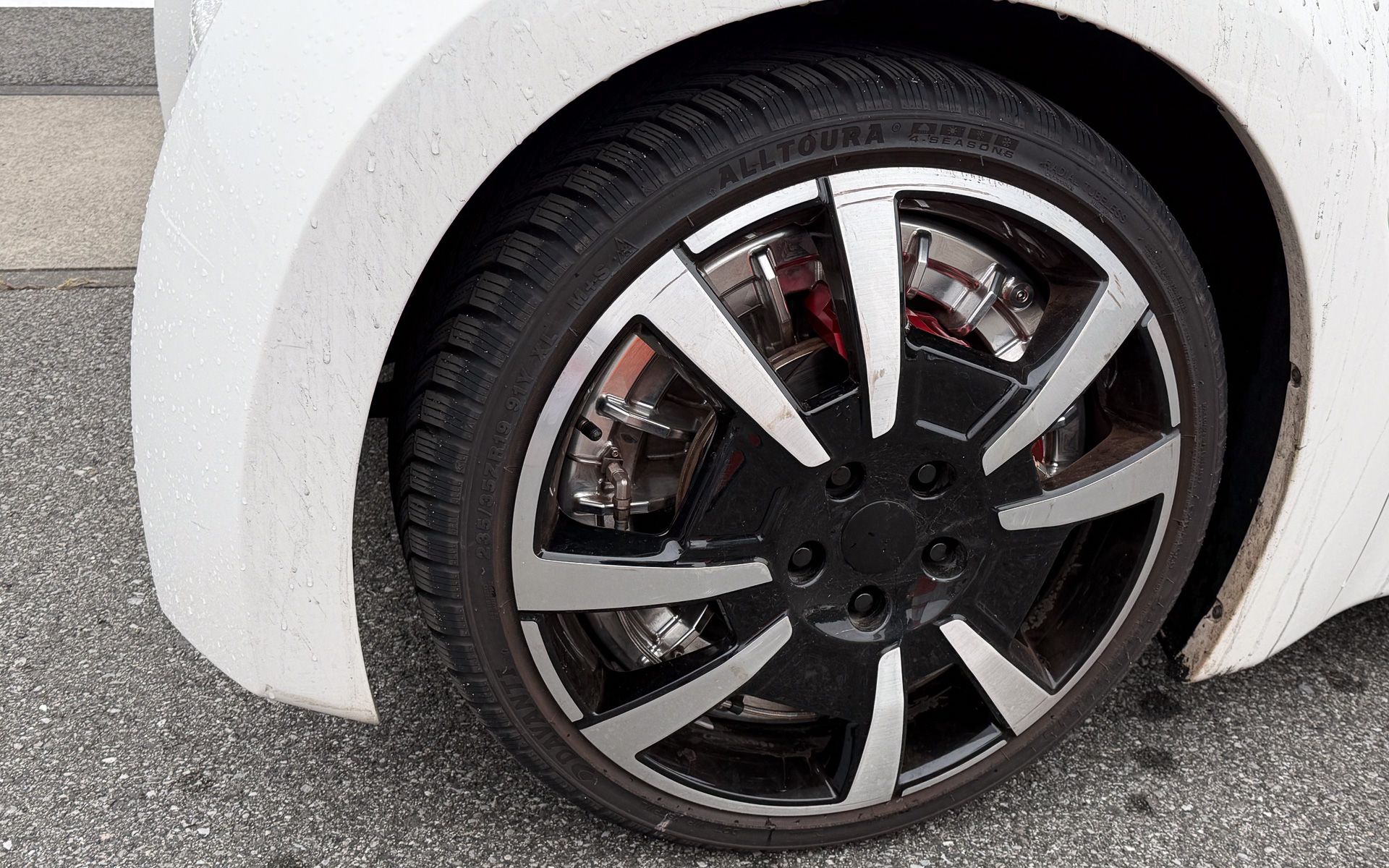 開発車両に搭載されたインホイールモーター