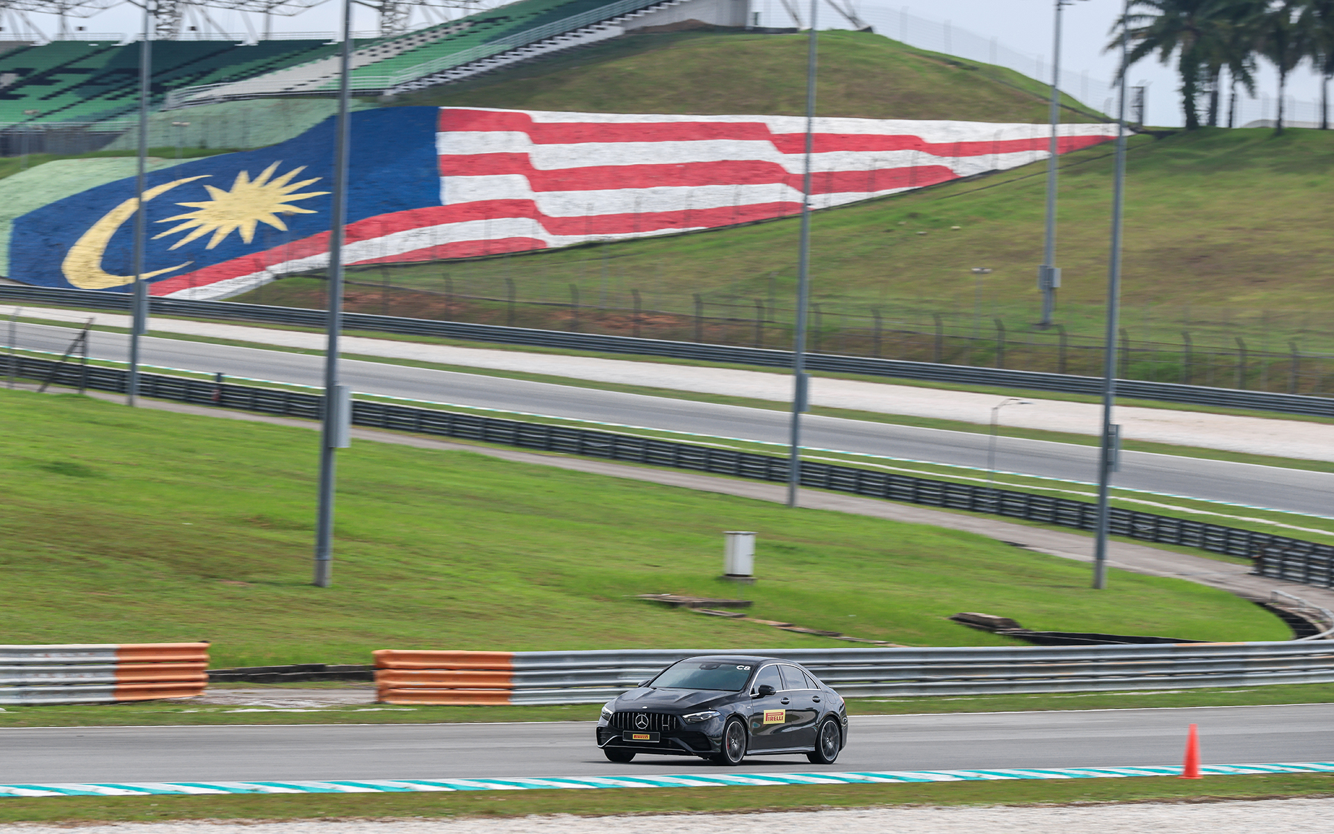 最新P ZEROファミリーをマレーシアで試した