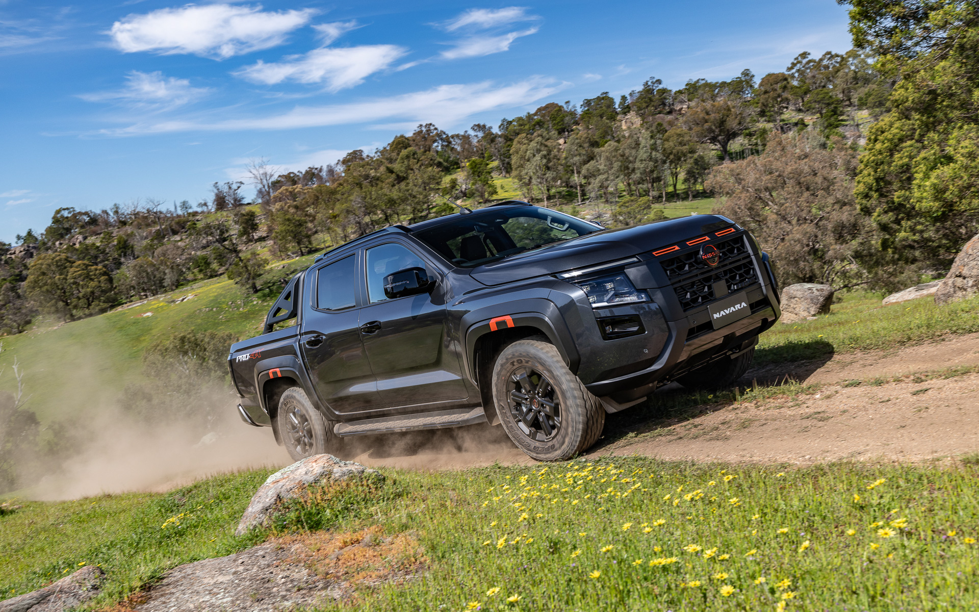 新型ピックアップトラック「ナバラ」