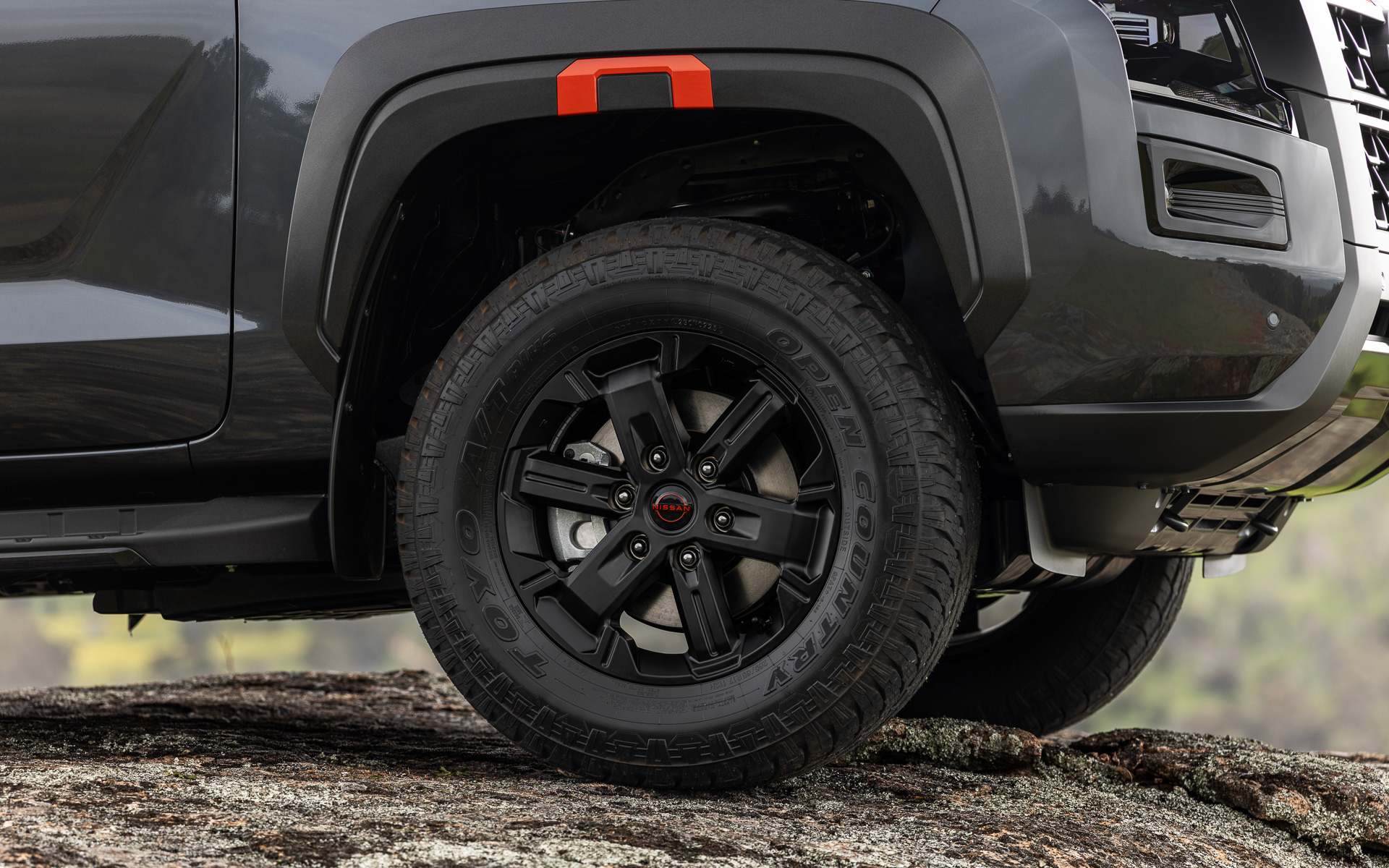 新型ピックアップトラック「ナバラ」