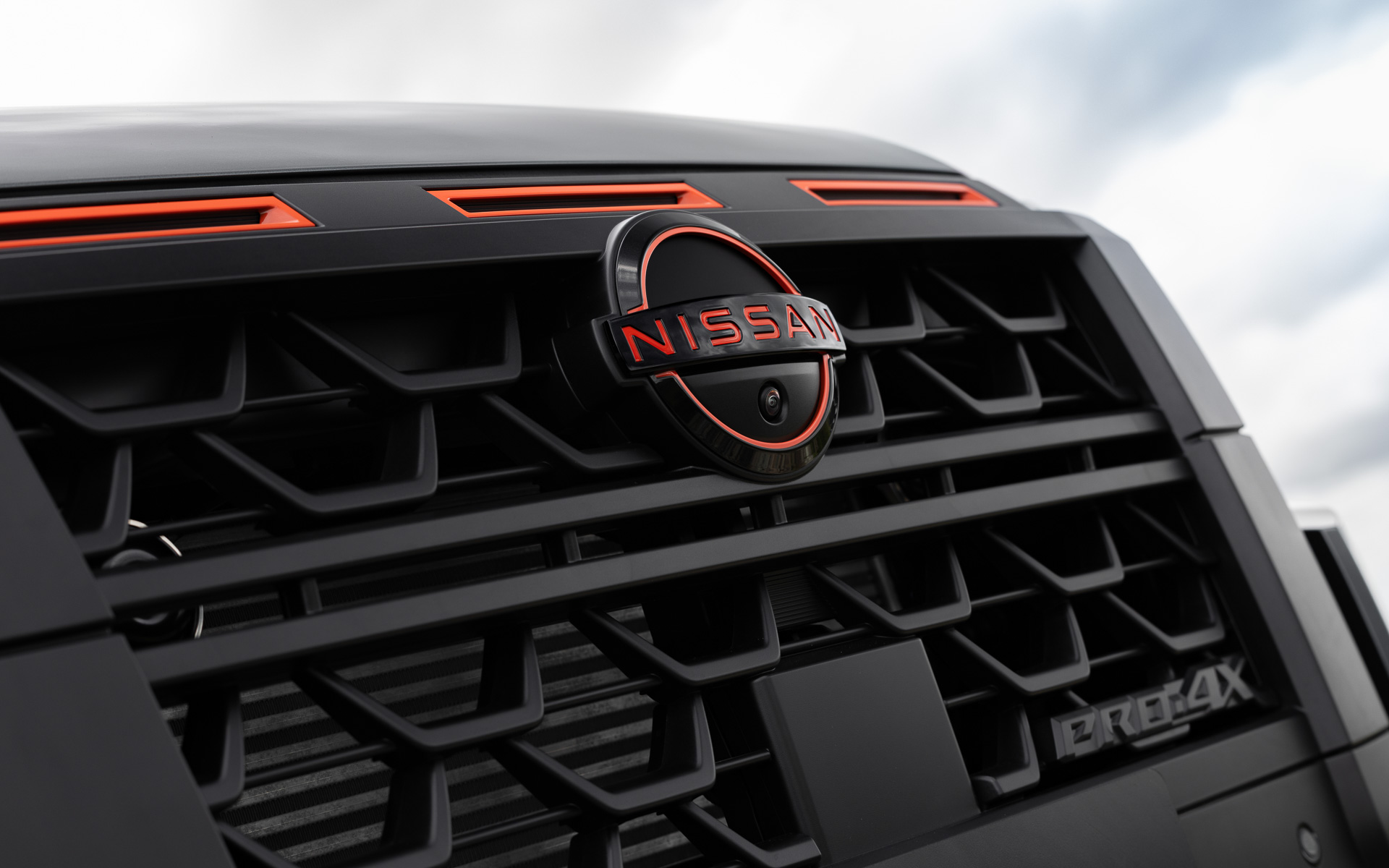 新型ピックアップトラック「ナバラ」