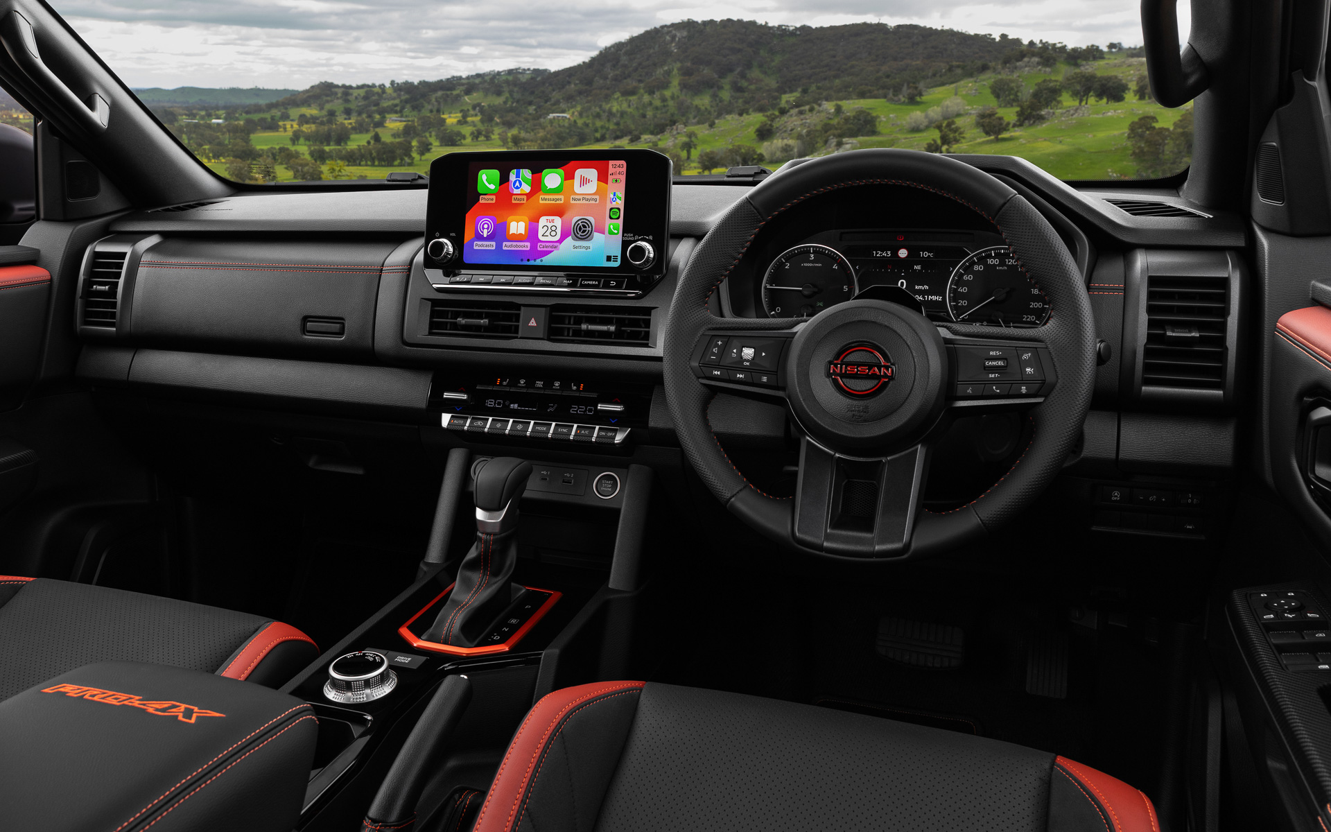 新型ピックアップトラック「ナバラ」