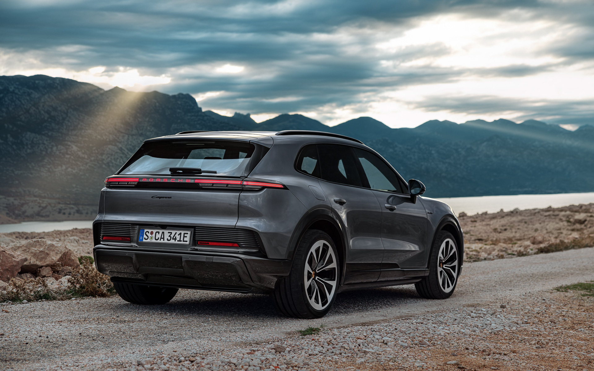 新型「カイエン・エレクトリック」